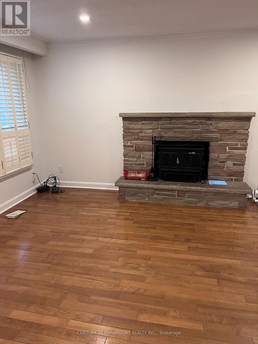 Main - 3407 Countryside Drive, Brampton, Ontario  L6P 0T6 - Photo 2 - W12669146