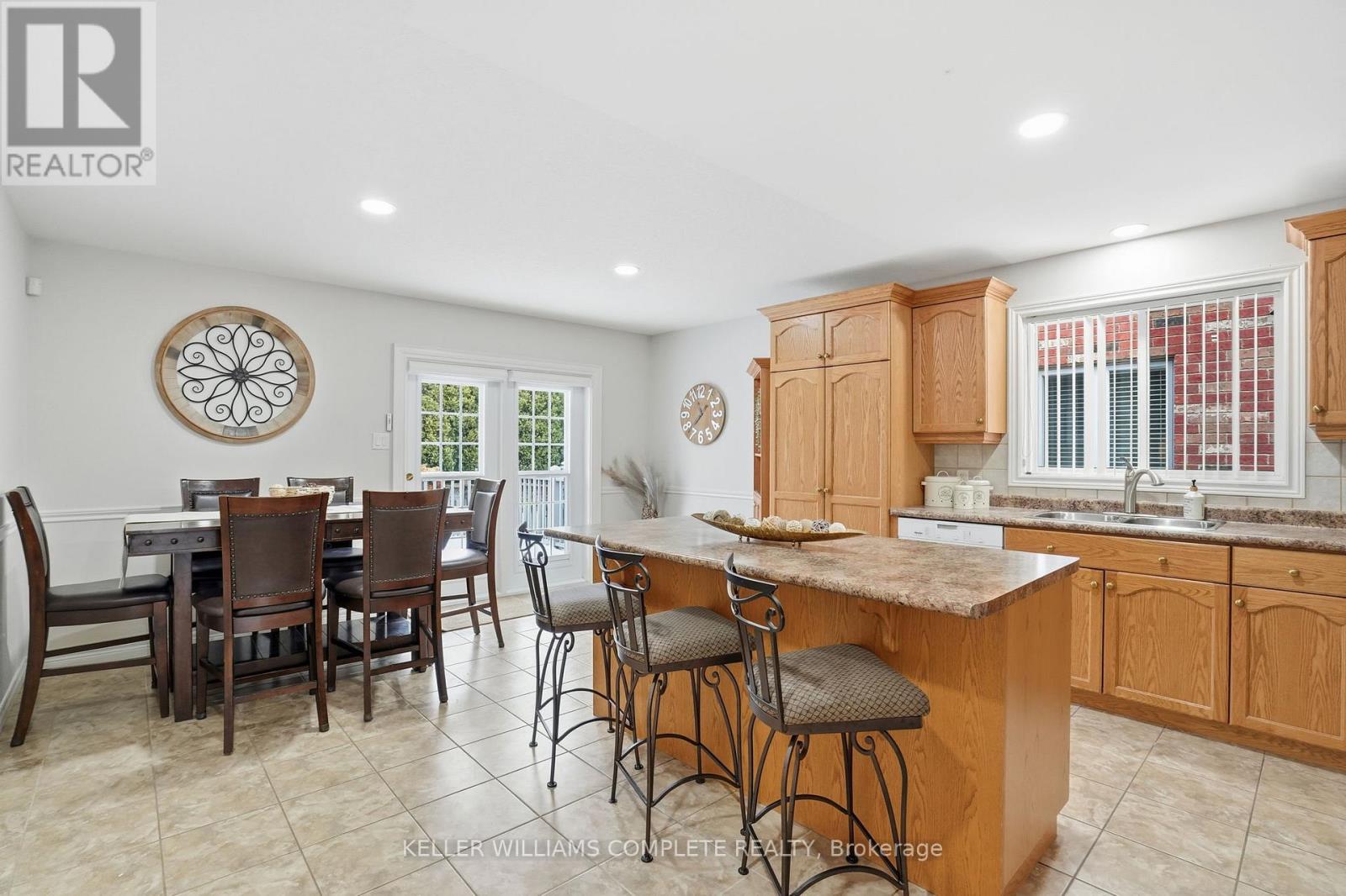 144 Sumner Crescent, Grimsby, Ontario  L3M 0B4 - Photo 8 - X12668940