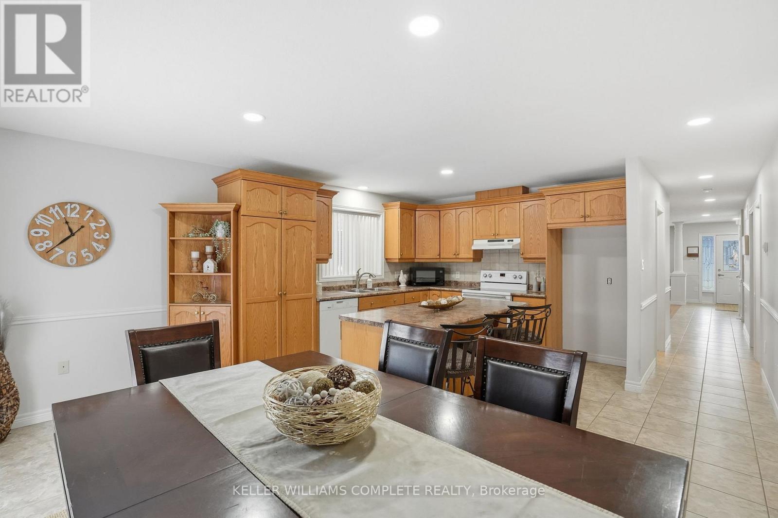 144 Sumner Crescent, Grimsby, Ontario  L3M 0B4 - Photo 9 - X12668940