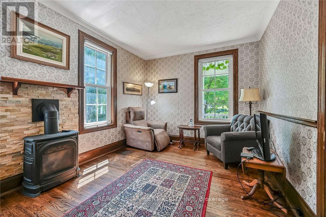 94 Sutherland Street W, Haldimand, Ontario  N3W 1B4 - Photo 10 - X12668954