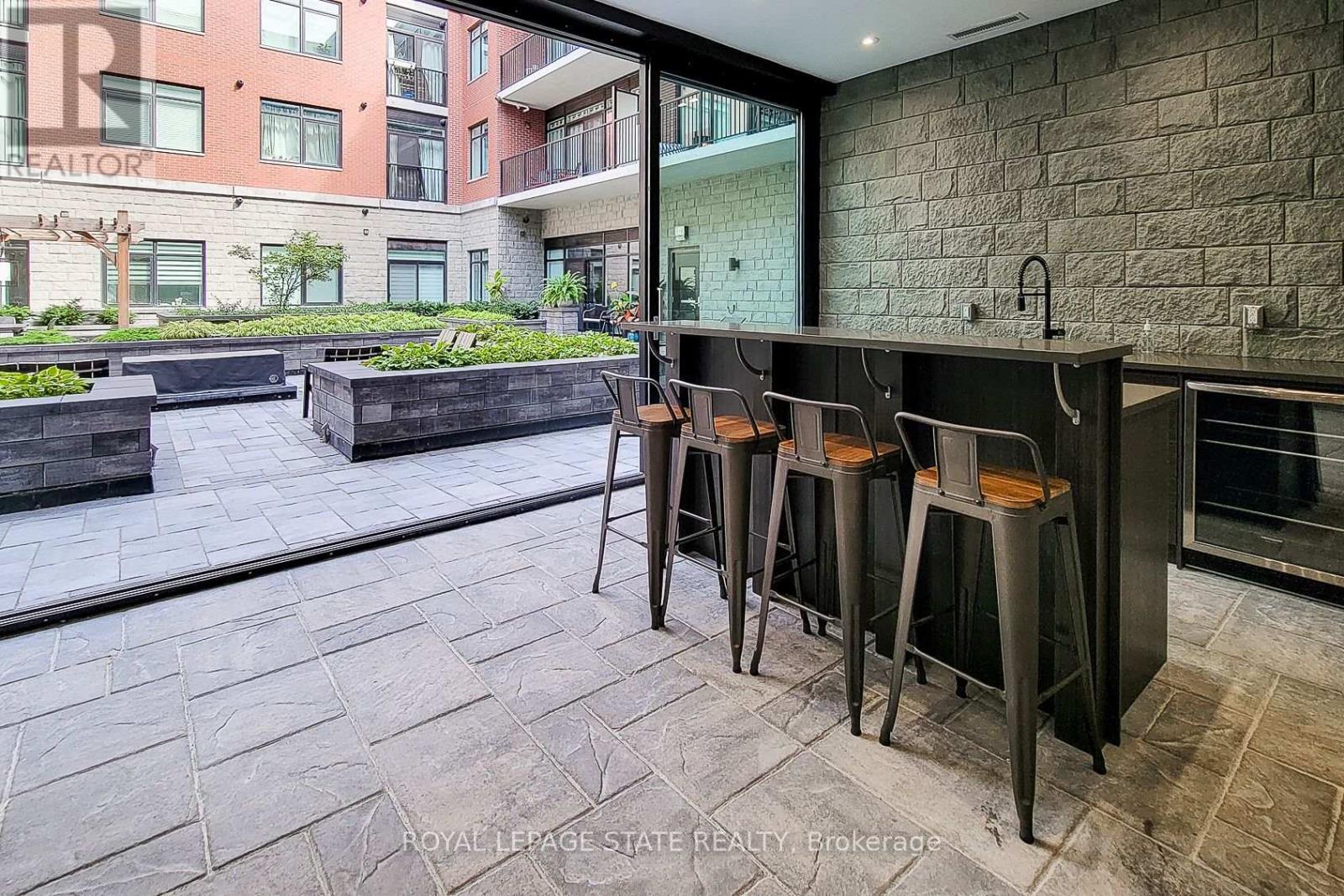 313 - 1 Redfern Avenue, Hamilton, Ontario  L9C 7S6 - Photo 32 - X12668990