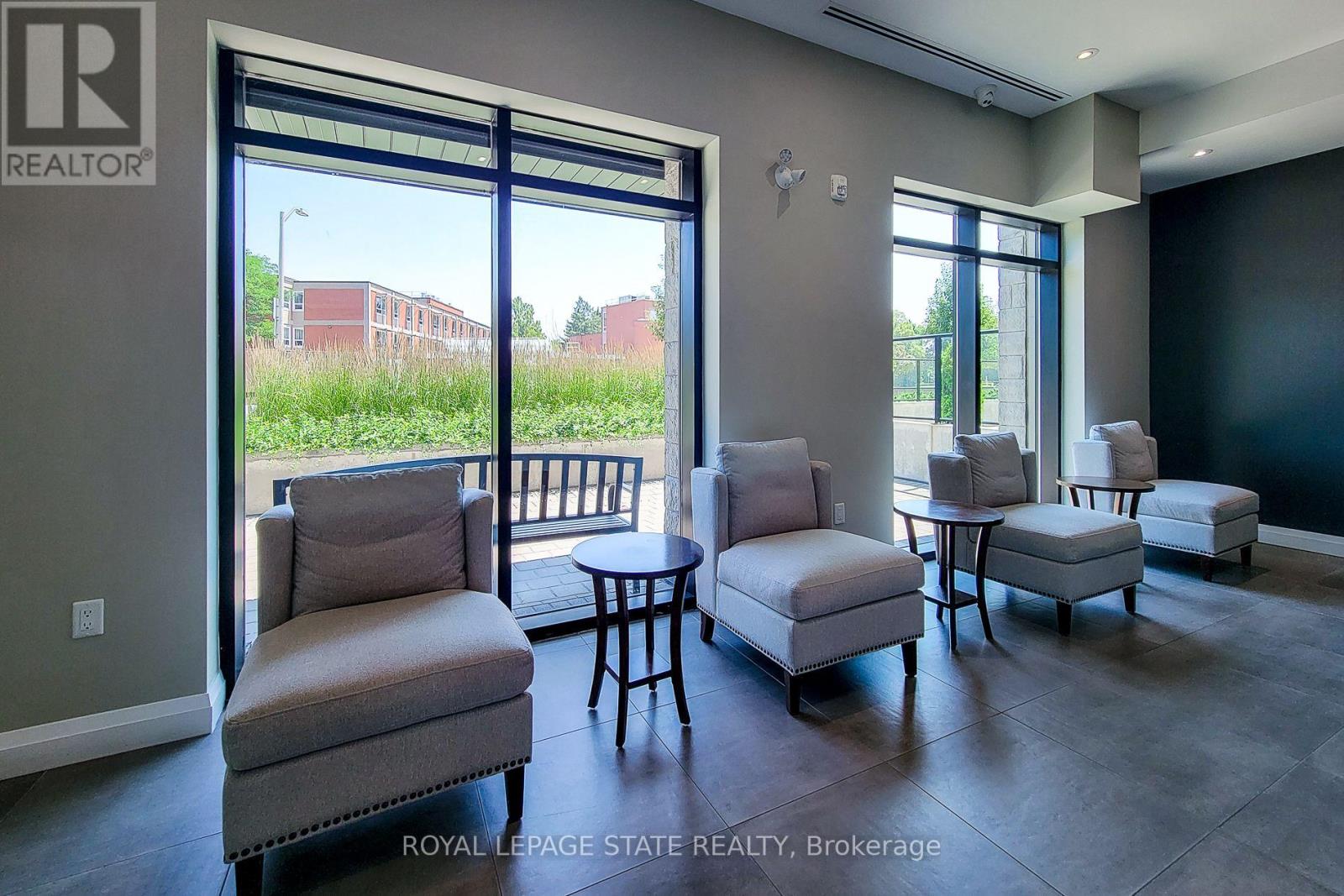 313 - 1 Redfern Avenue, Hamilton, Ontario  L9C 7S6 - Photo 6 - X12668990