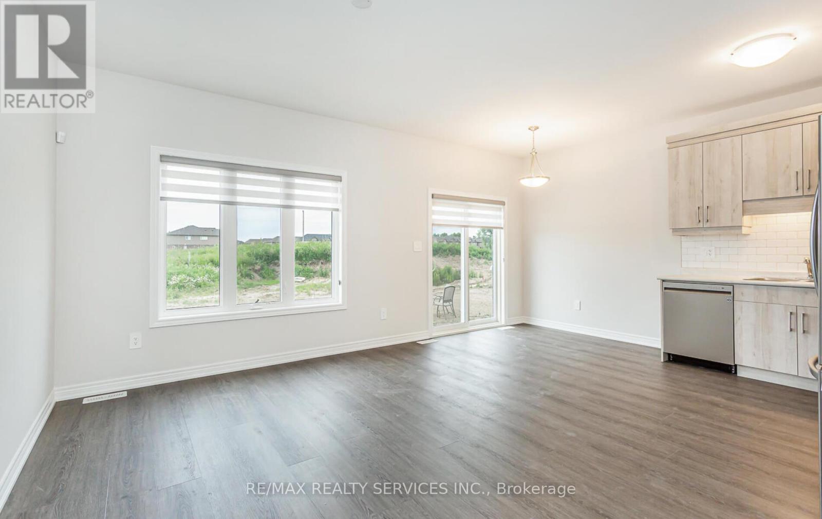 83 Sycamore Street, Welland, Ontario  L3B 5N8 - Photo 5 - X12669020