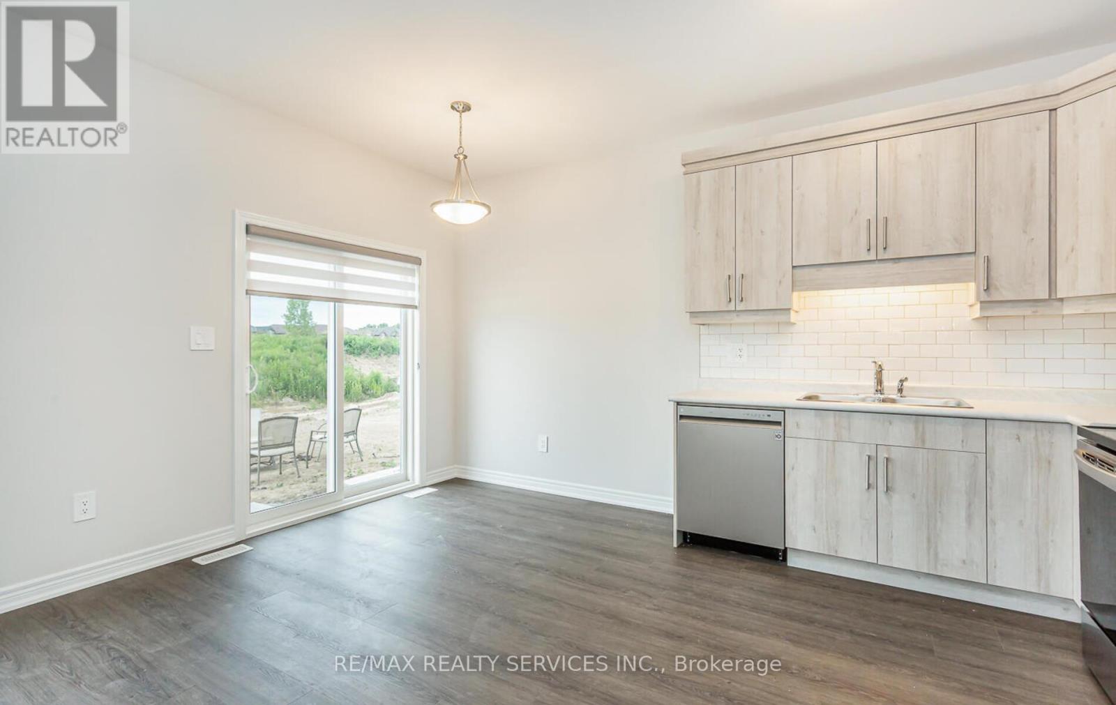 83 Sycamore Street, Welland, Ontario  L3B 5N8 - Photo 9 - X12669020