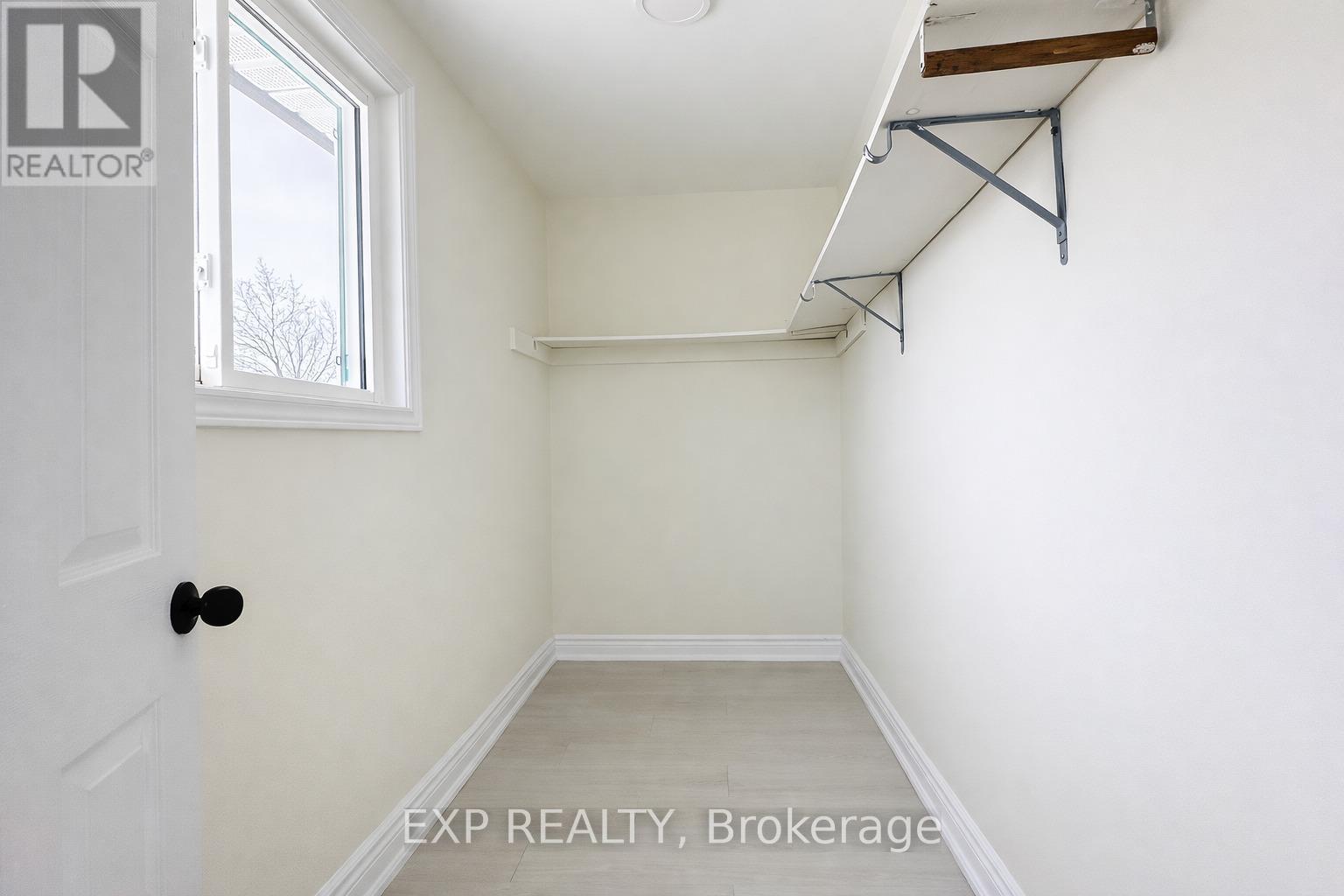 Upper - 384 Westwood Drive, Kitchener, Ontario  N2M 2L6 - Photo 12 - X12669038