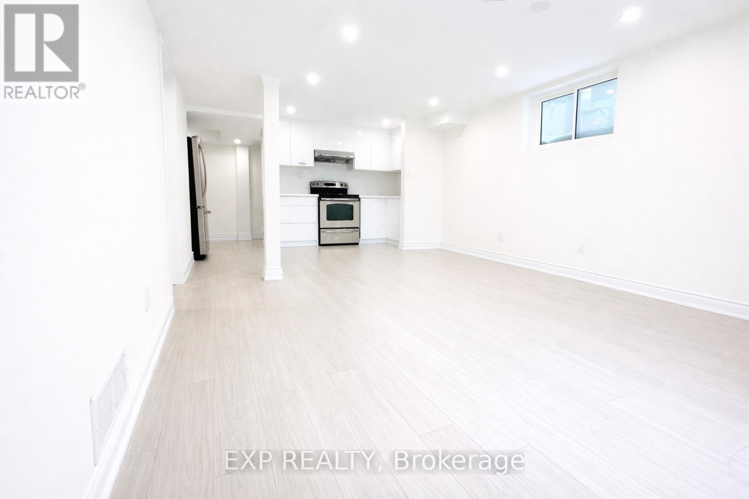 Upper - 384 Westwood Drive, Kitchener, Ontario  N2M 2L6 - Photo 22 - X12669038