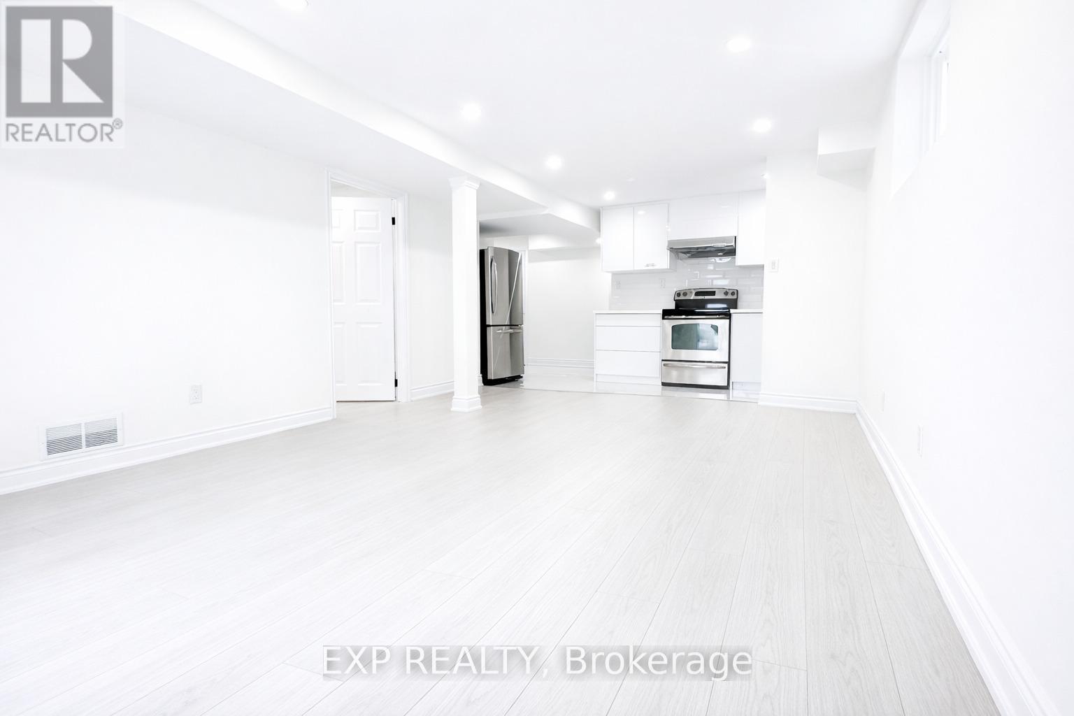 Upper - 384 Westwood Drive, Kitchener, Ontario  N2M 2L6 - Photo 23 - X12669038