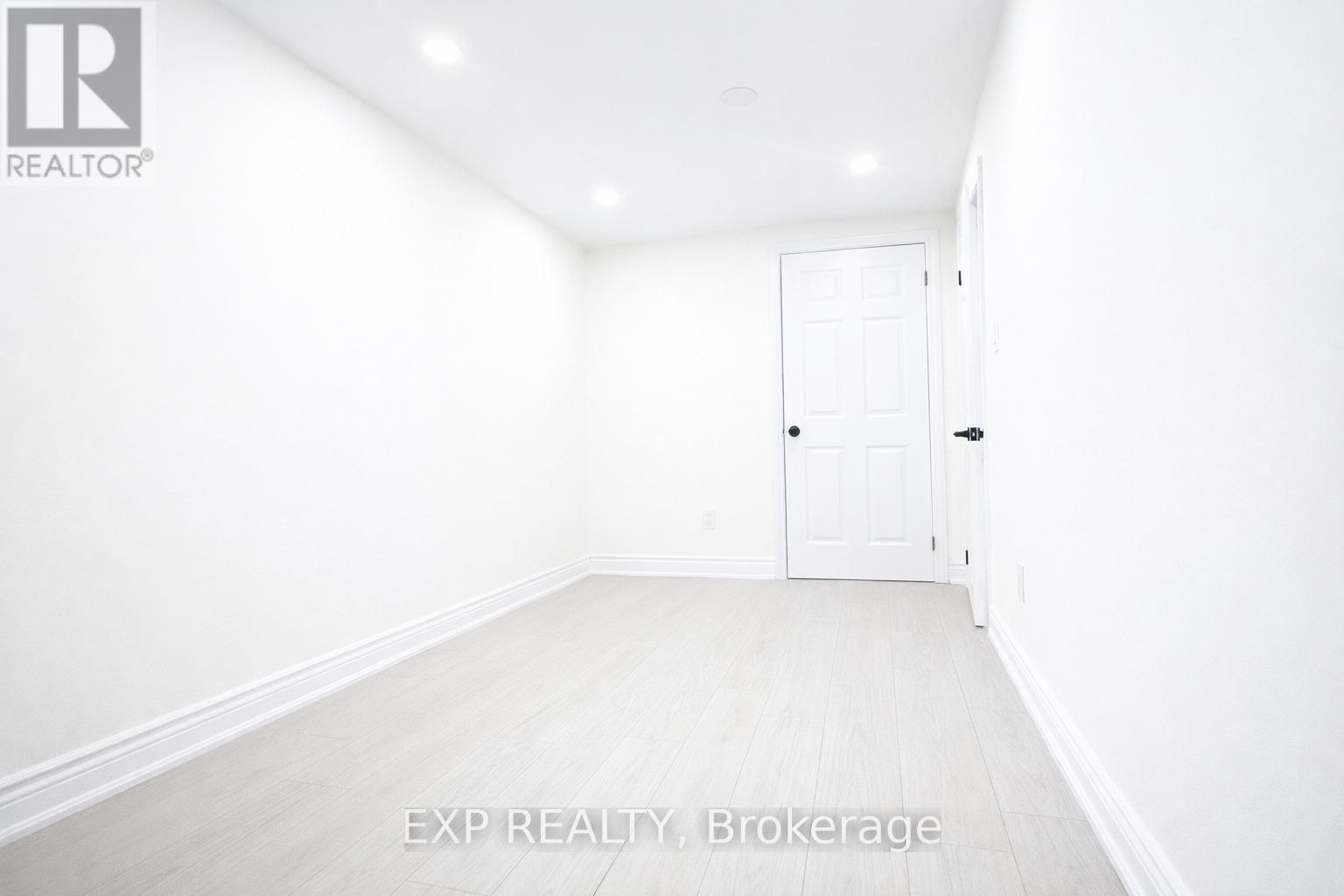 Upper - 384 Westwood Drive, Kitchener, Ontario  N2M 2L6 - Photo 25 - X12669038