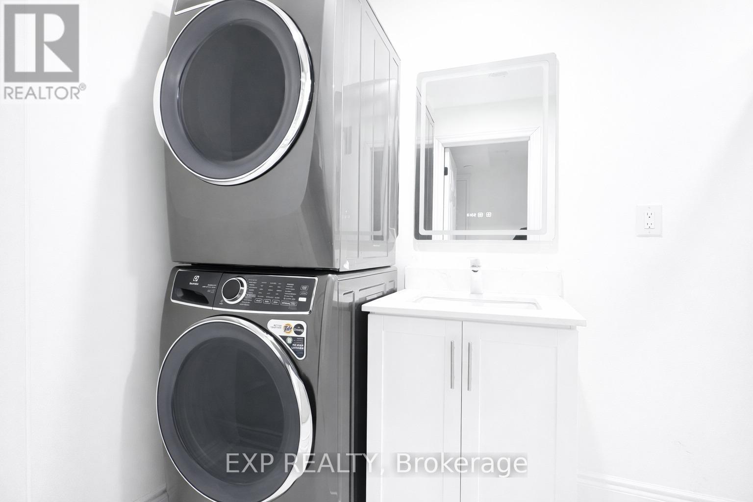 Upper - 384 Westwood Drive, Kitchener, Ontario  N2M 2L6 - Photo 29 - X12669038