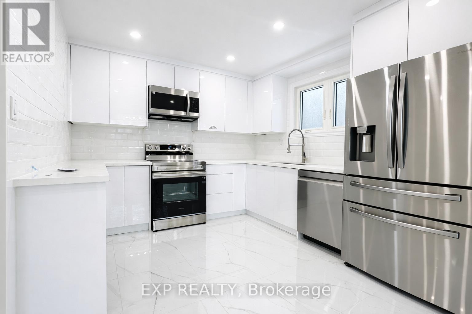 Upper - 384 Westwood Drive, Kitchener, Ontario  N2M 2L6 - Photo 4 - X12669038