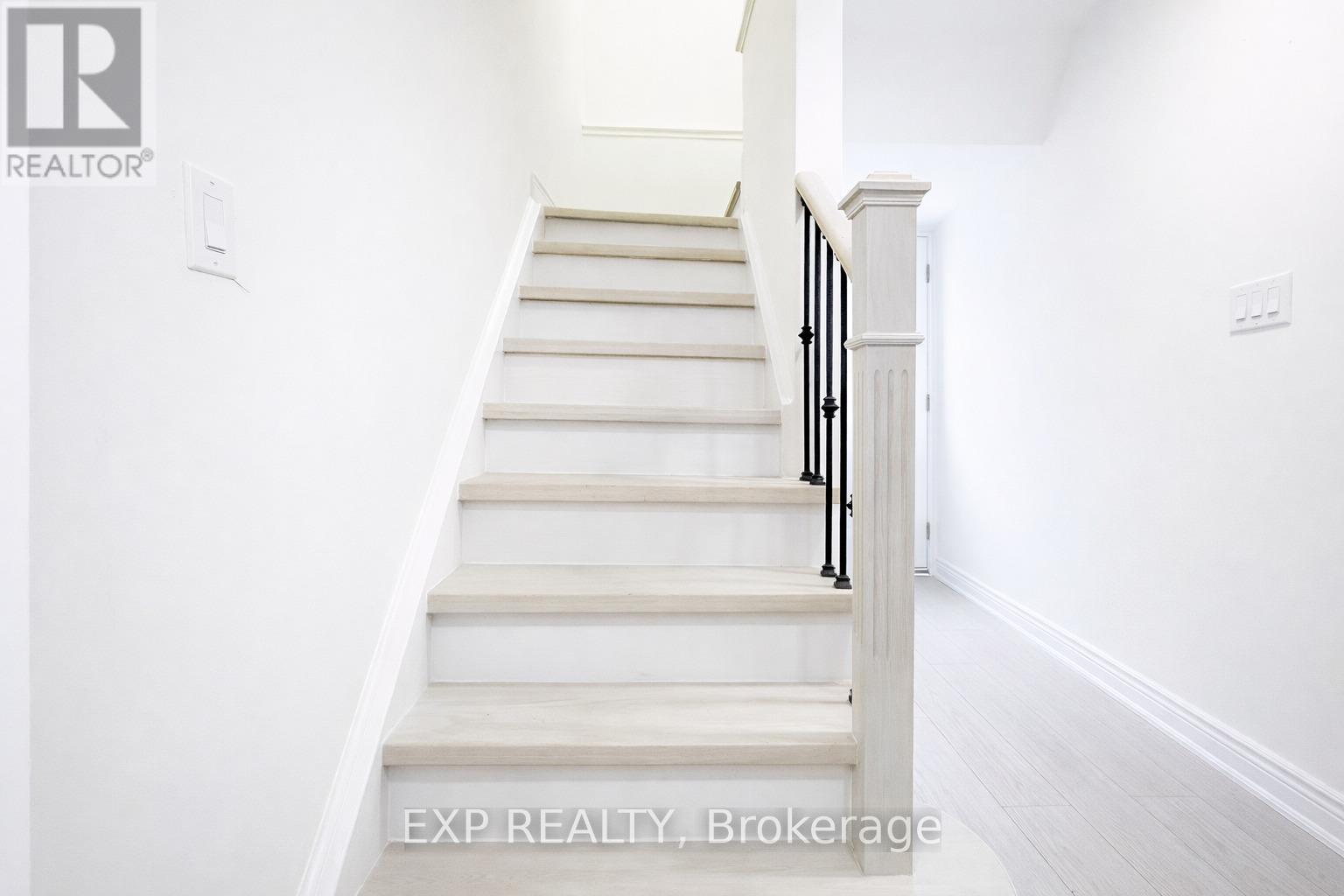 Upper - 384 Westwood Drive, Kitchener, Ontario  N2M 2L6 - Photo 9 - X12669038