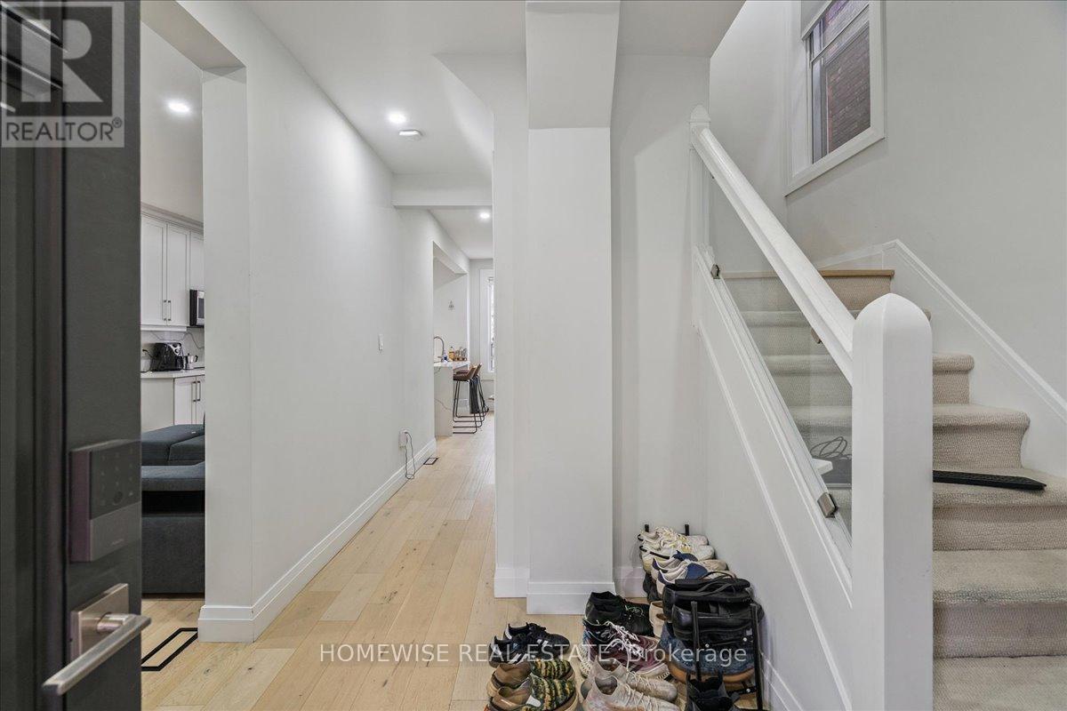 20 Greenaway Avenue, Hamilton, Ontario  L8L 6C4 - Photo 4 - X12669052