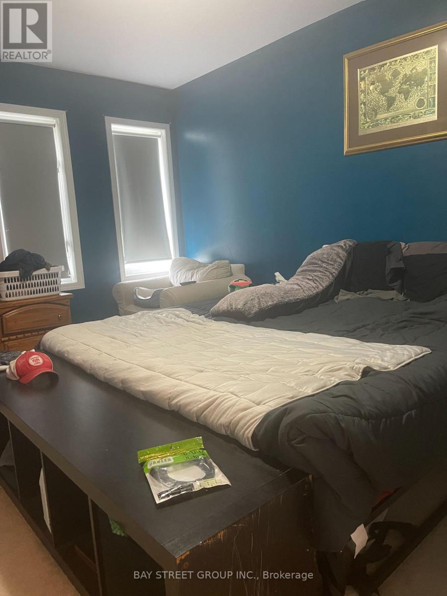 27 Newport Crescent, Hamilton, Ontario  L9A 0B3 - Photo 13 - X12669158