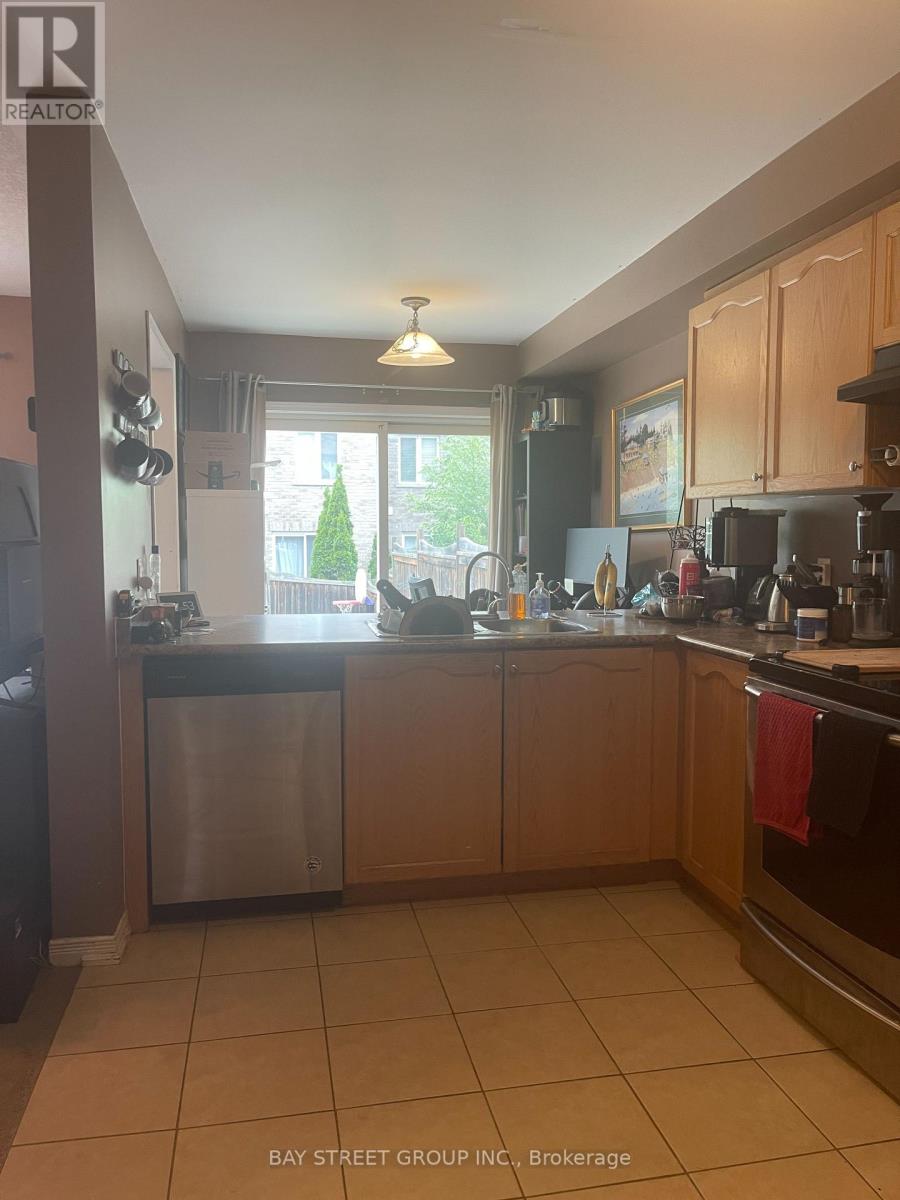 27 Newport Crescent, Hamilton, Ontario  L9A 0B3 - Photo 6 - X12669158