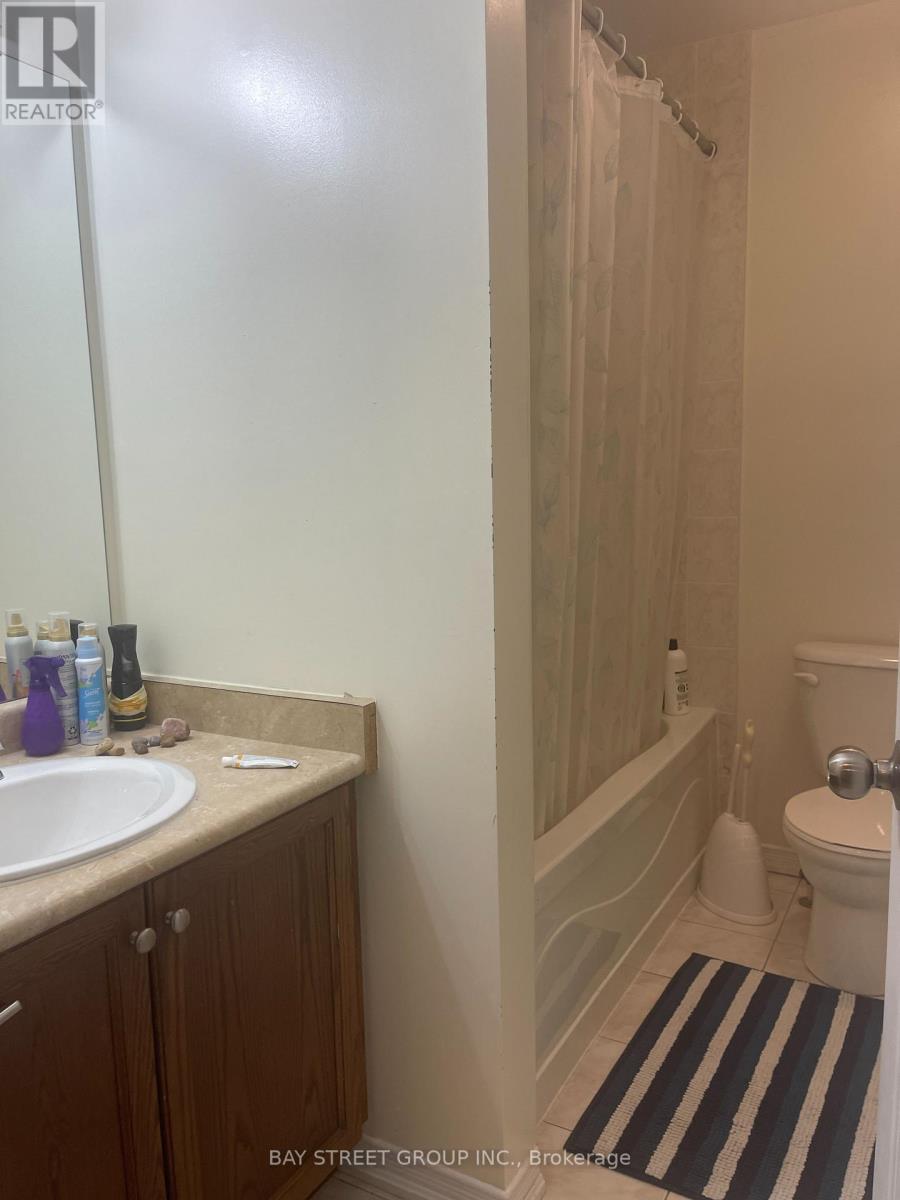 27 Newport Crescent, Hamilton, Ontario  L9A 0B3 - Photo 9 - X12669158