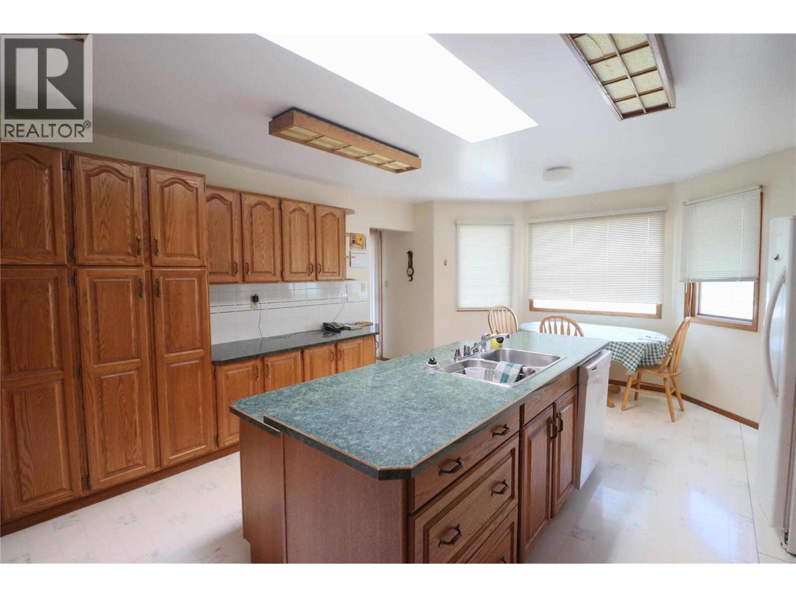 210 Winnipeg Avenue, Grand Forks, British Columbia  V0H 1H0 - Photo 15 - 10372018