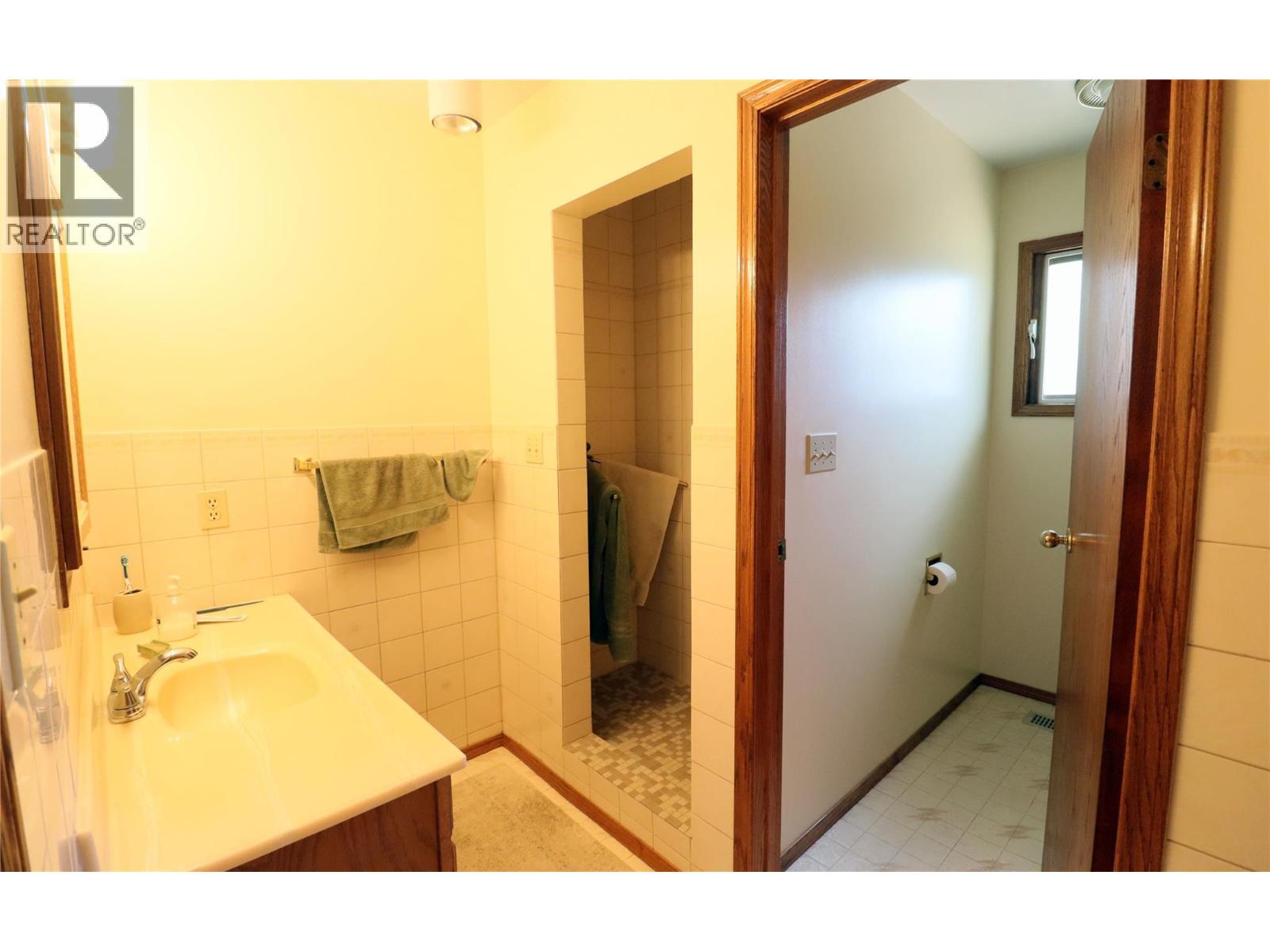 210 Winnipeg Avenue, Grand Forks, British Columbia  V0H 1H0 - Photo 30 - 10372018