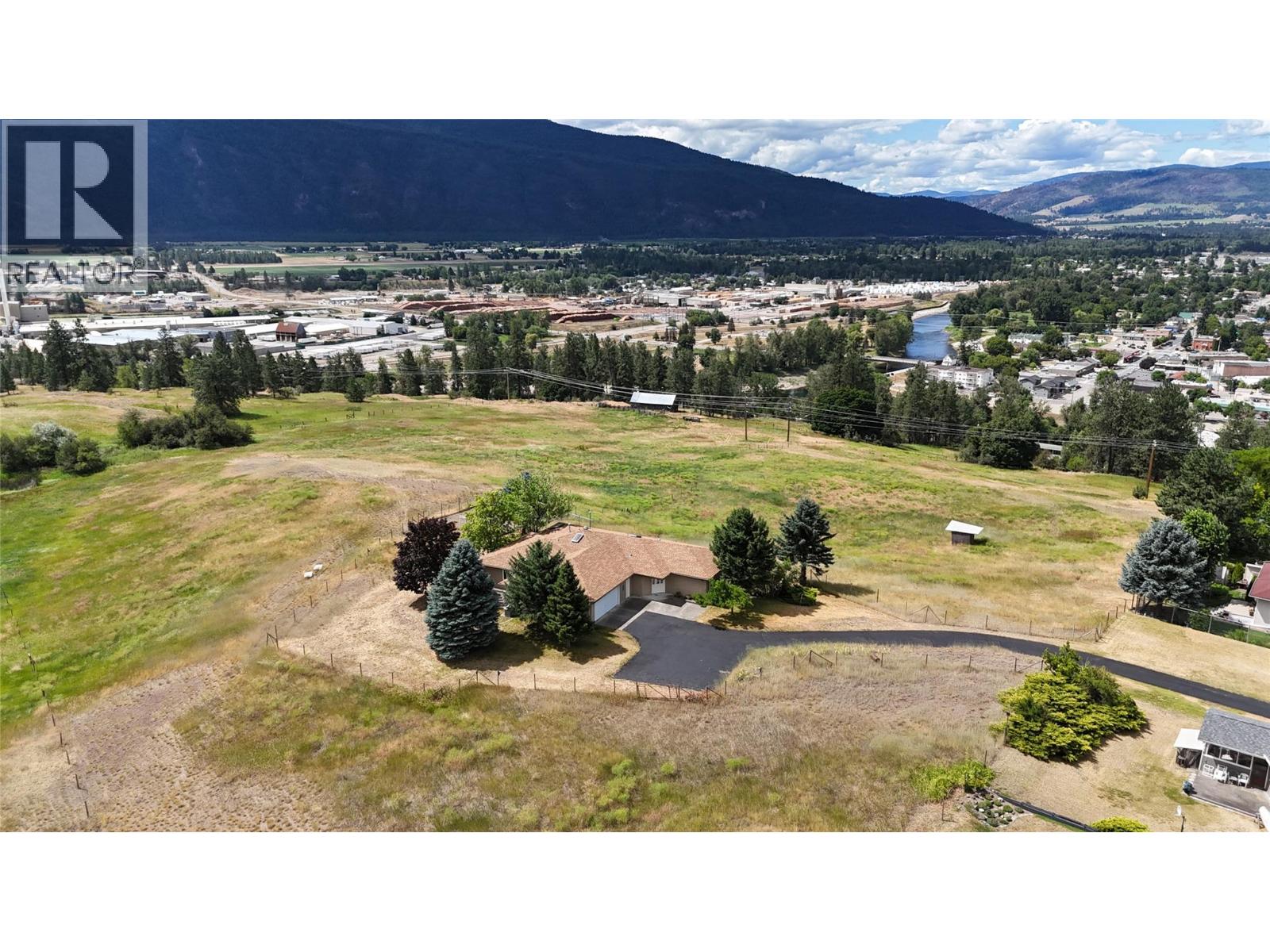 210 Winnipeg Avenue, Grand Forks, British Columbia  V0H 1H0 - Photo 9 - 10372018