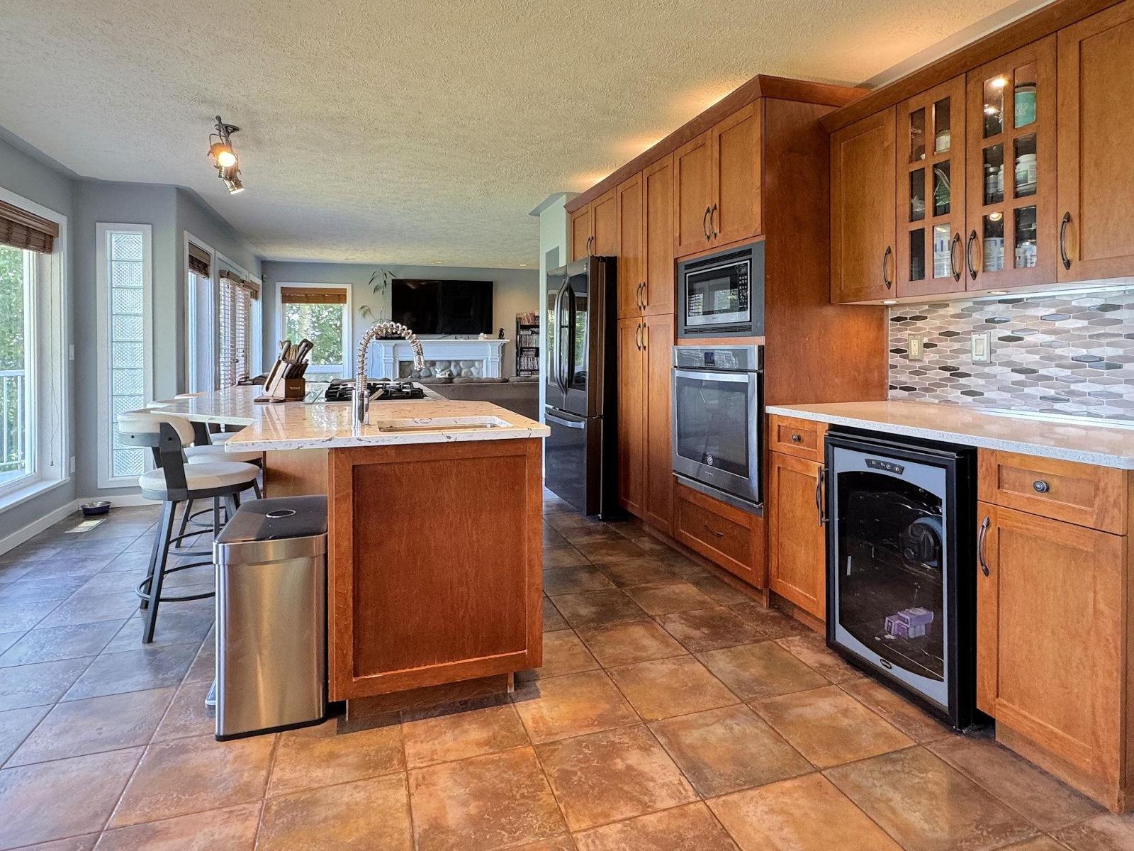 8439 Grand View Drive, Chilliwack Mountain, Chilliwack, British Columbia  V2R 4A2 - Photo 11 - R3076369