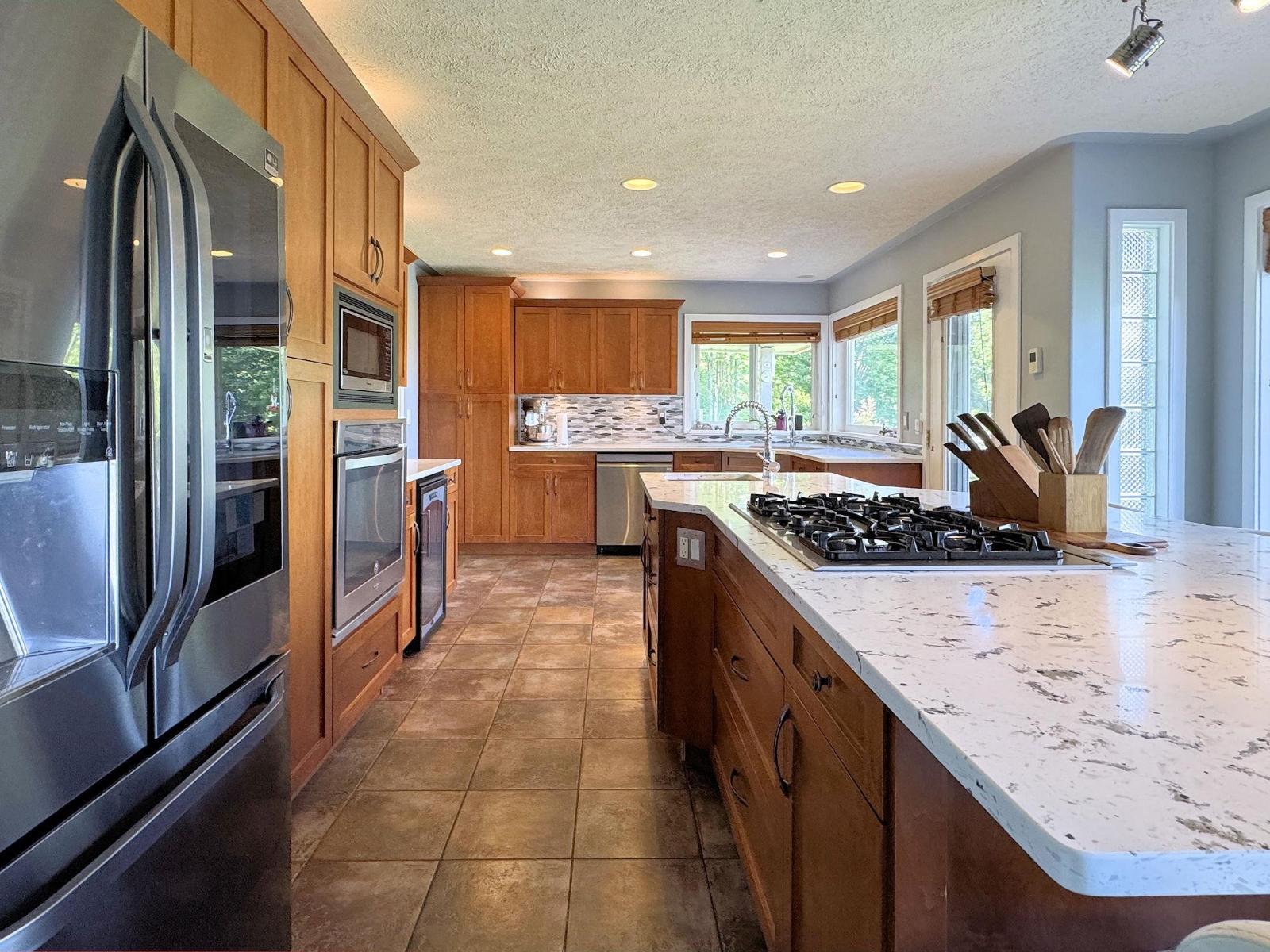 8439 Grand View Drive, Chilliwack Mountain, Chilliwack, British Columbia  V2R 4A2 - Photo 10 - R3076369