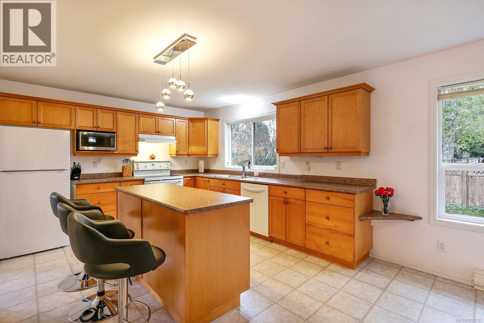 2225 Heron Cres, Comox, British Columbia  V9M 3Y2 - Photo 6 - 1020723