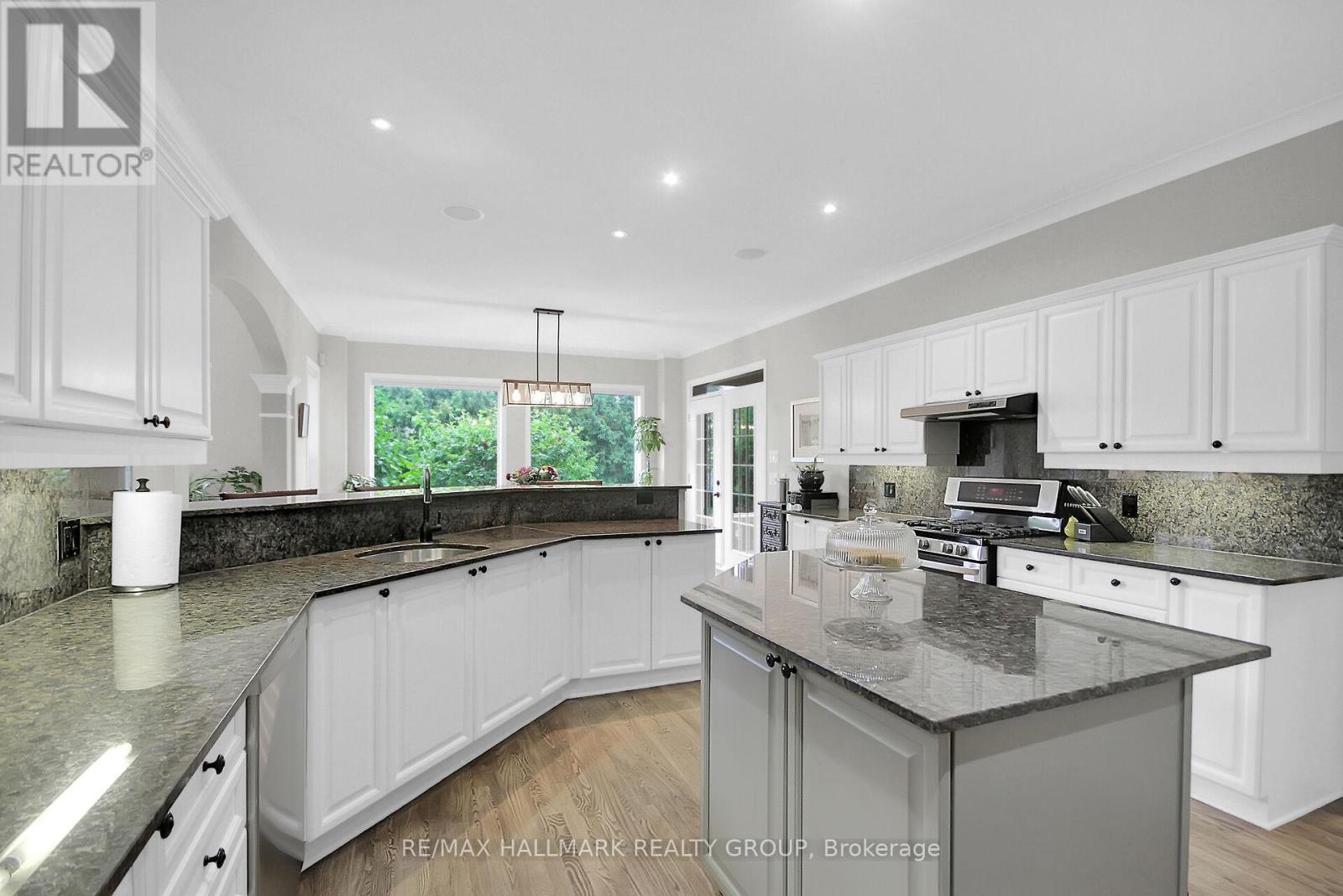 13 Beechgrove Gardens, Ottawa, Ontario  K2S 1W5 - Photo 24 - X12669256