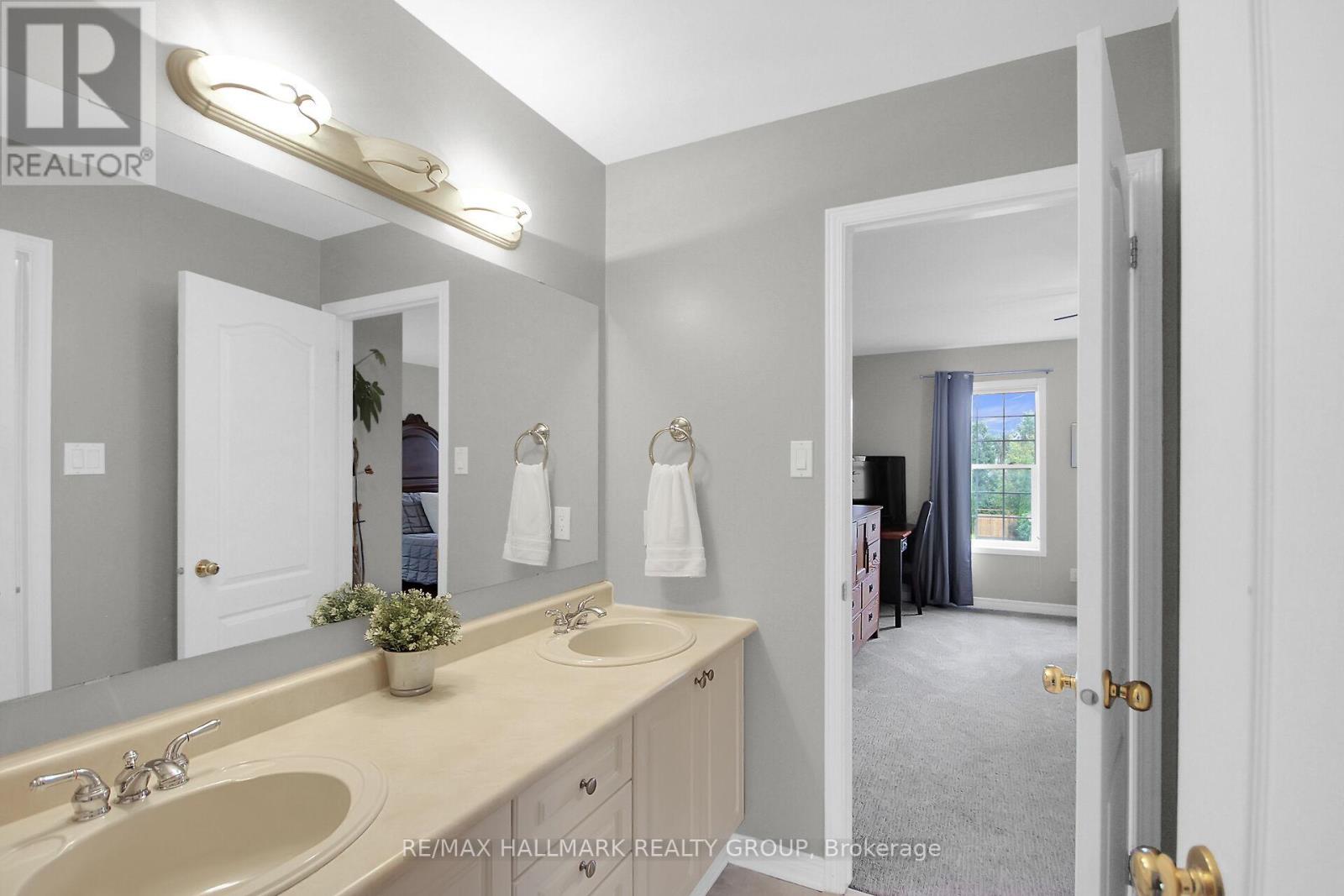 13 Beechgrove Gardens, Ottawa, Ontario  K2S 1W5 - Photo 35 - X12669256