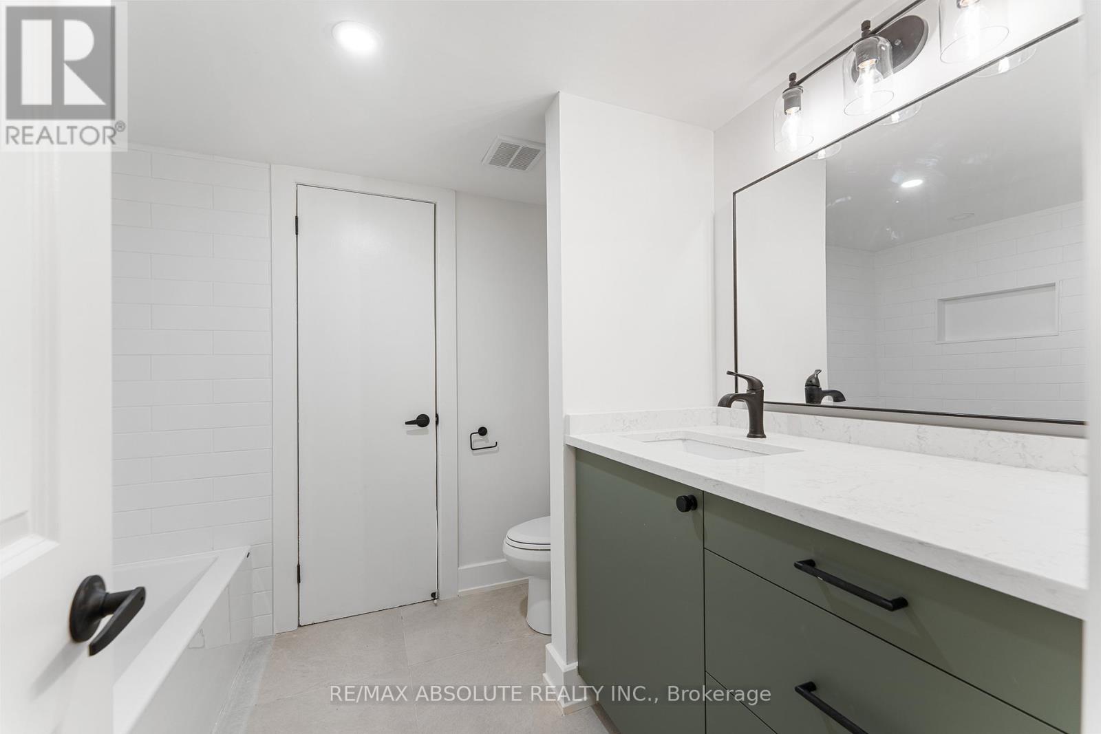 14 Mulvagh Avenue, Ottawa, Ontario  K2E 6M6 - Photo 33 - X12669300