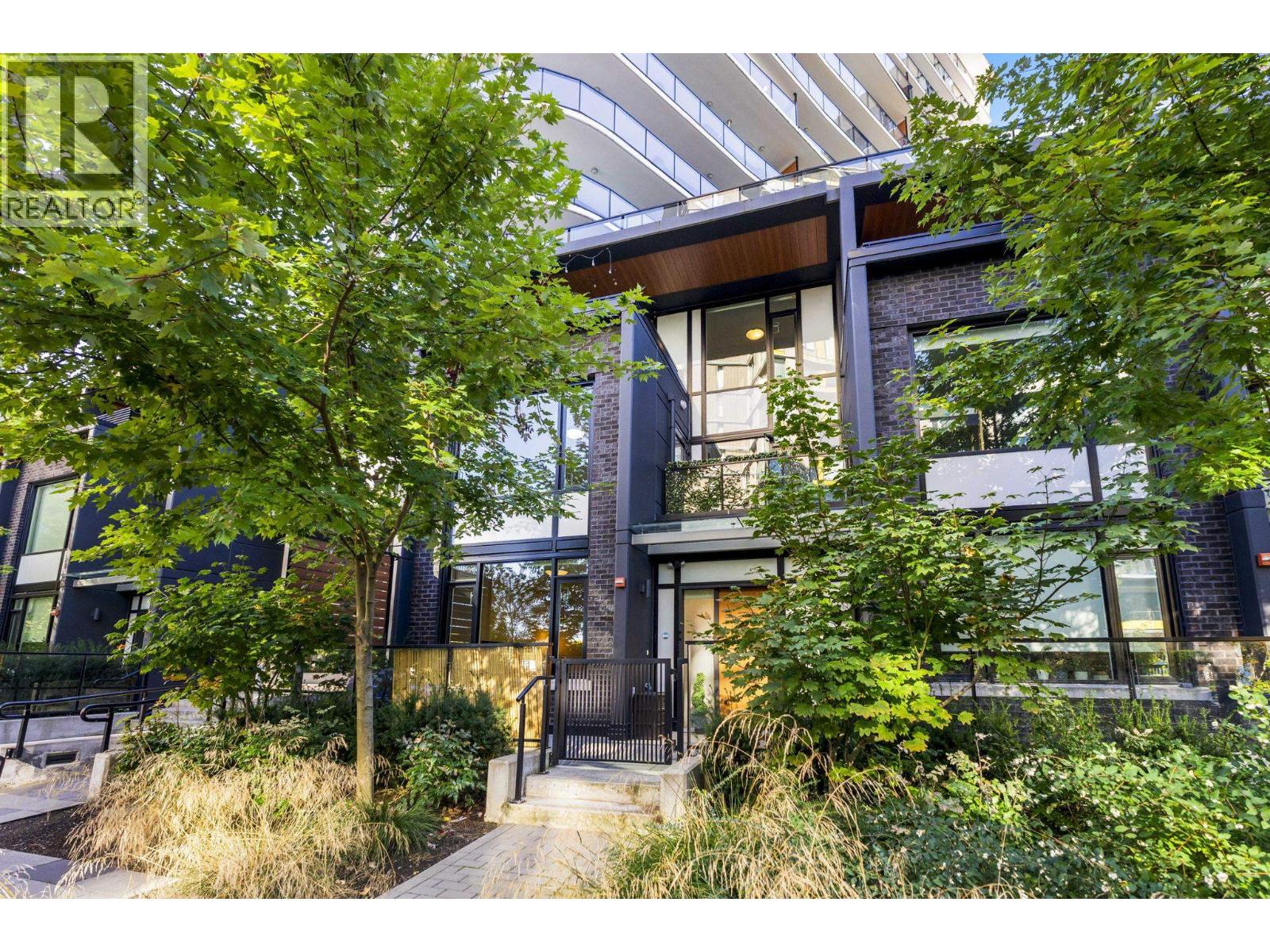 111 8761 University Crescent, Burnaby, British Columbia  V5A 4Y8 - Photo 1 - R3076477