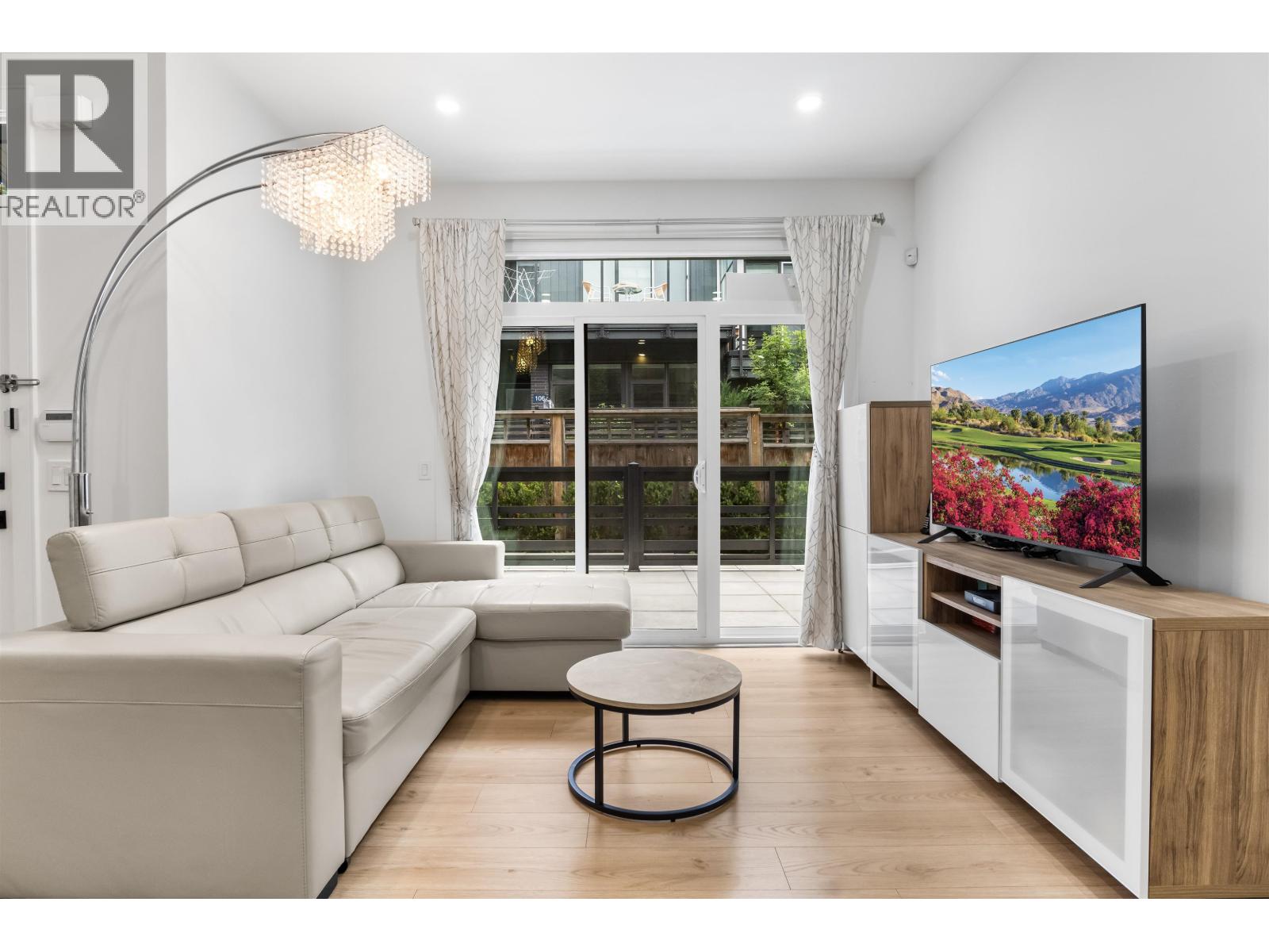 106 7131 17th Avenue, Burnaby, British Columbia  V3N 1K8 - Photo 3 - R3076534