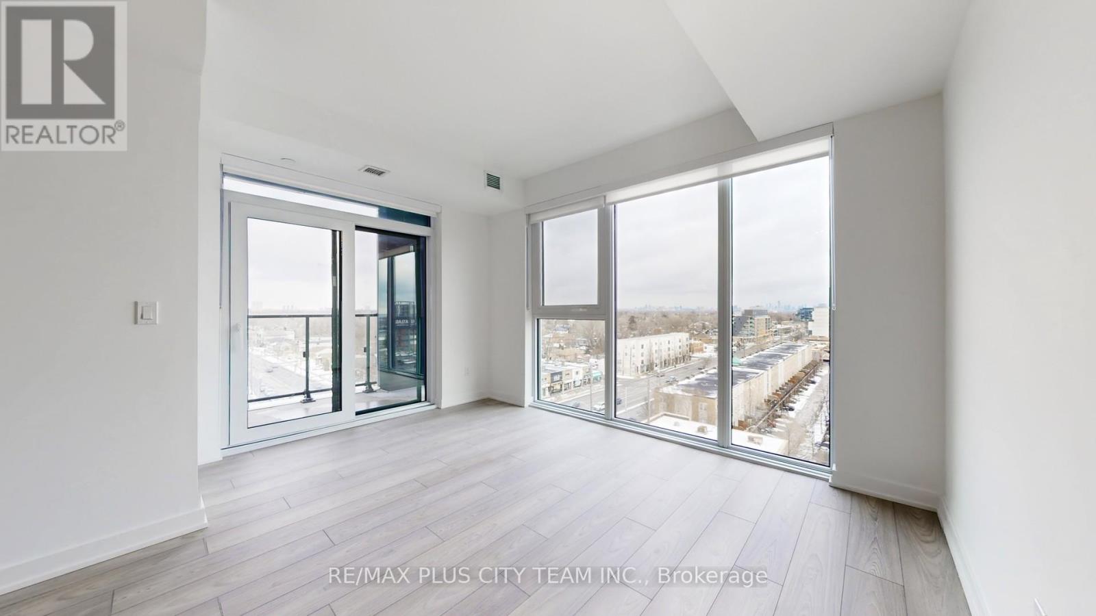 711 - 1007 The Queensway, Toronto, Ontario  M8Z 0H4 - Photo 5 - W12595534