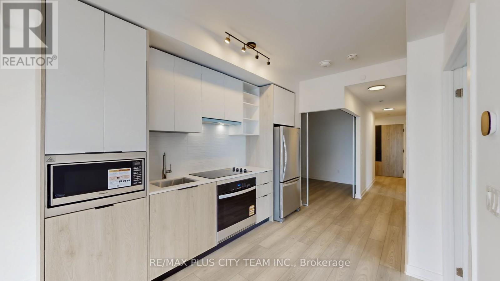 711 - 1007 The Queensway, Toronto, Ontario  M8Z 0H4 - Photo 9 - W12595534