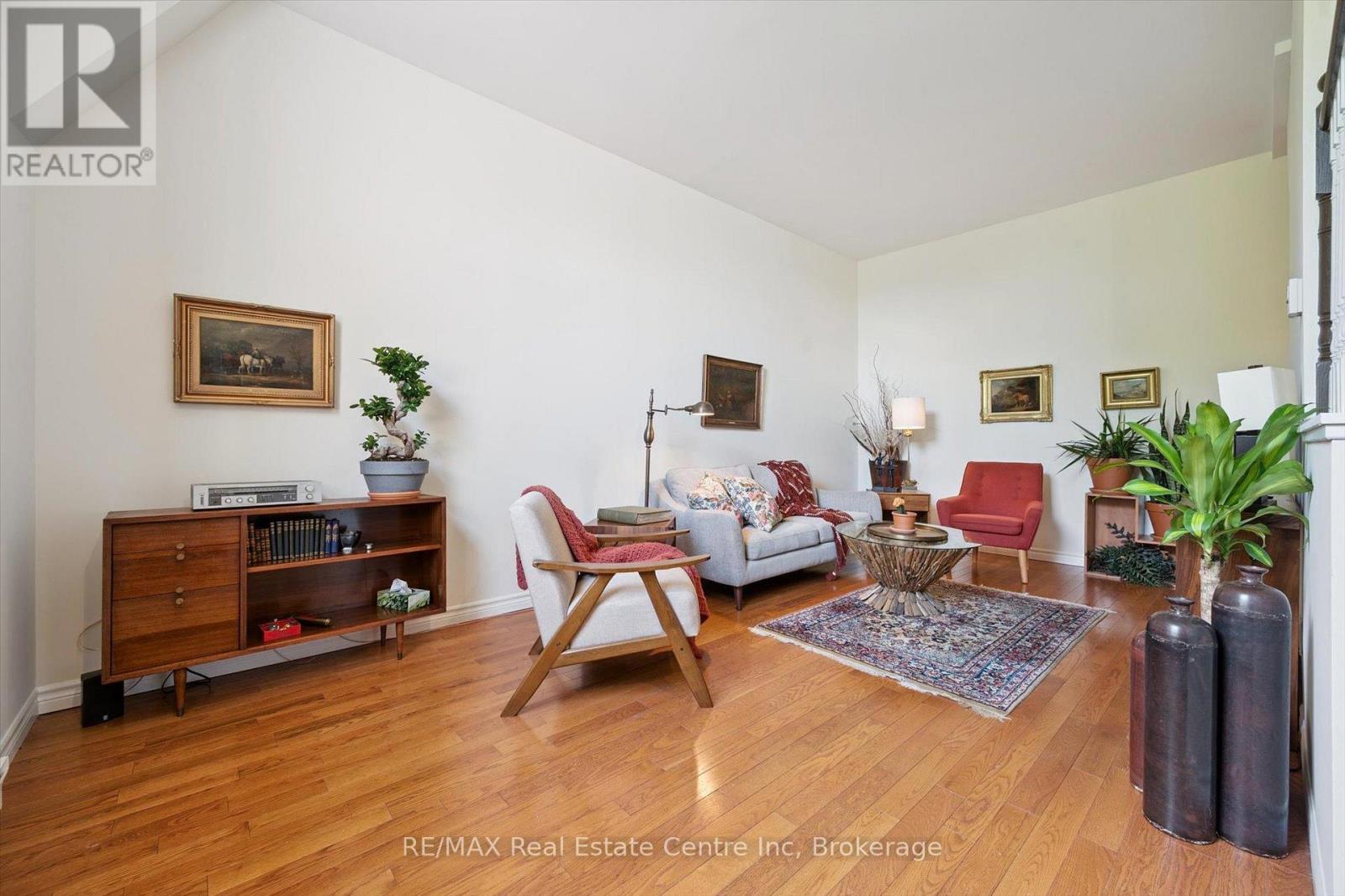 204 - 200 Woolwich Street, Guelph (Downtown), Ontario  N1H 3V7 - Photo 7 - X12669280