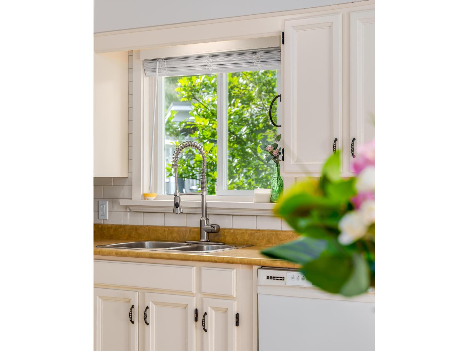 34777 Mt Blanchard Drive, Abbotsford, British Columbia  V2S 2Y2 - Photo 5 - R3076524