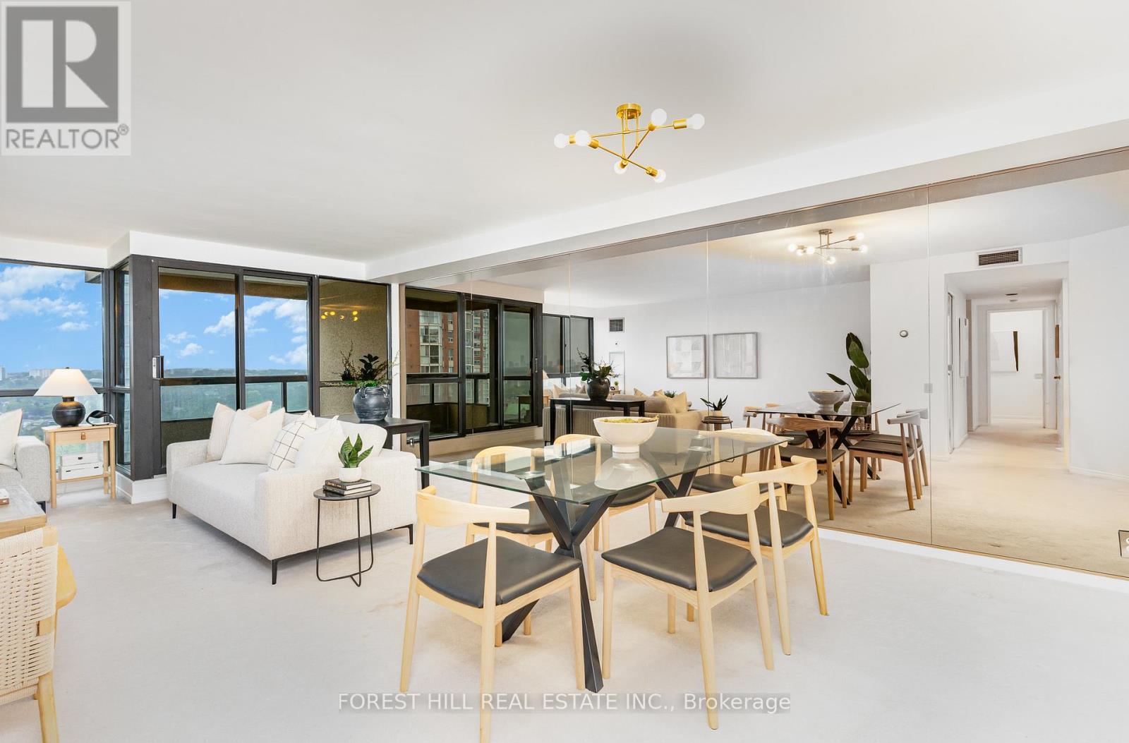 2004 - 3 Concorde Place, Toronto, Ontario  M3C 3K7 - Photo 3 - C12666486