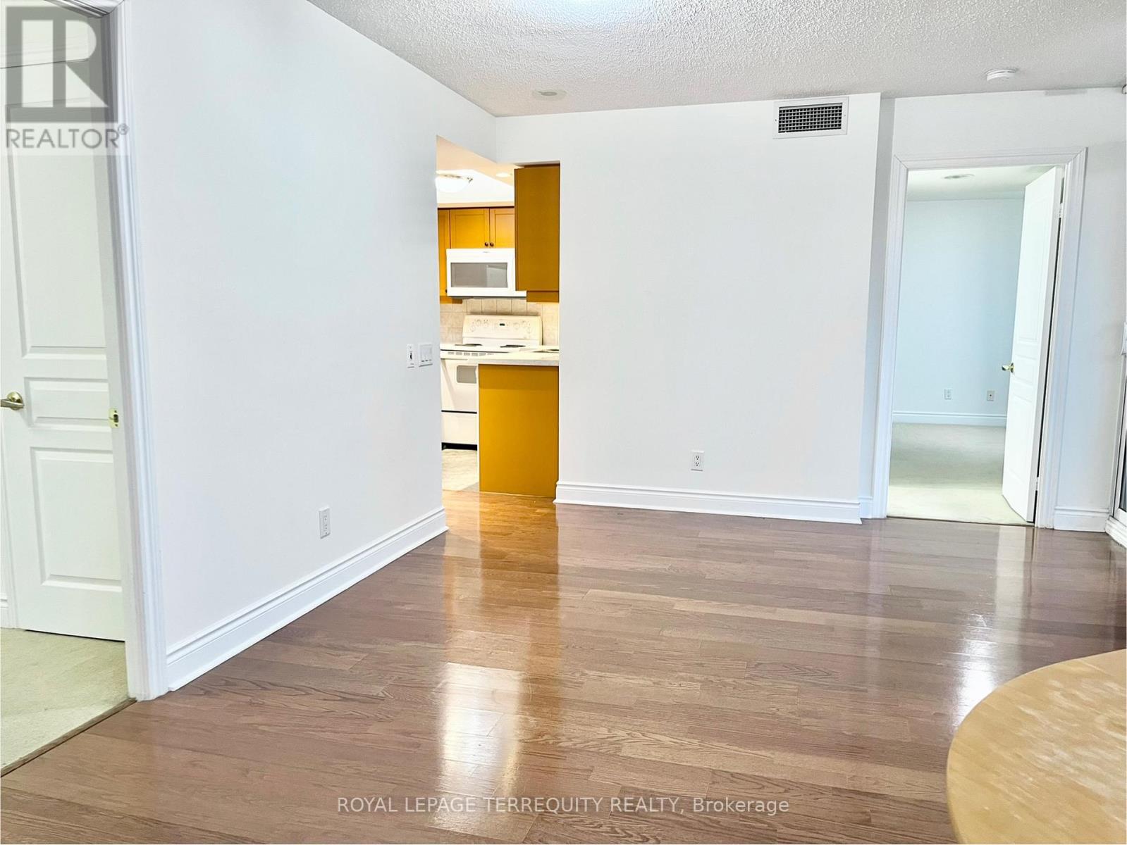 818 - 15 Northtown Way, Toronto, Ontario  M2N 7A2 - Photo 9 - C12669250