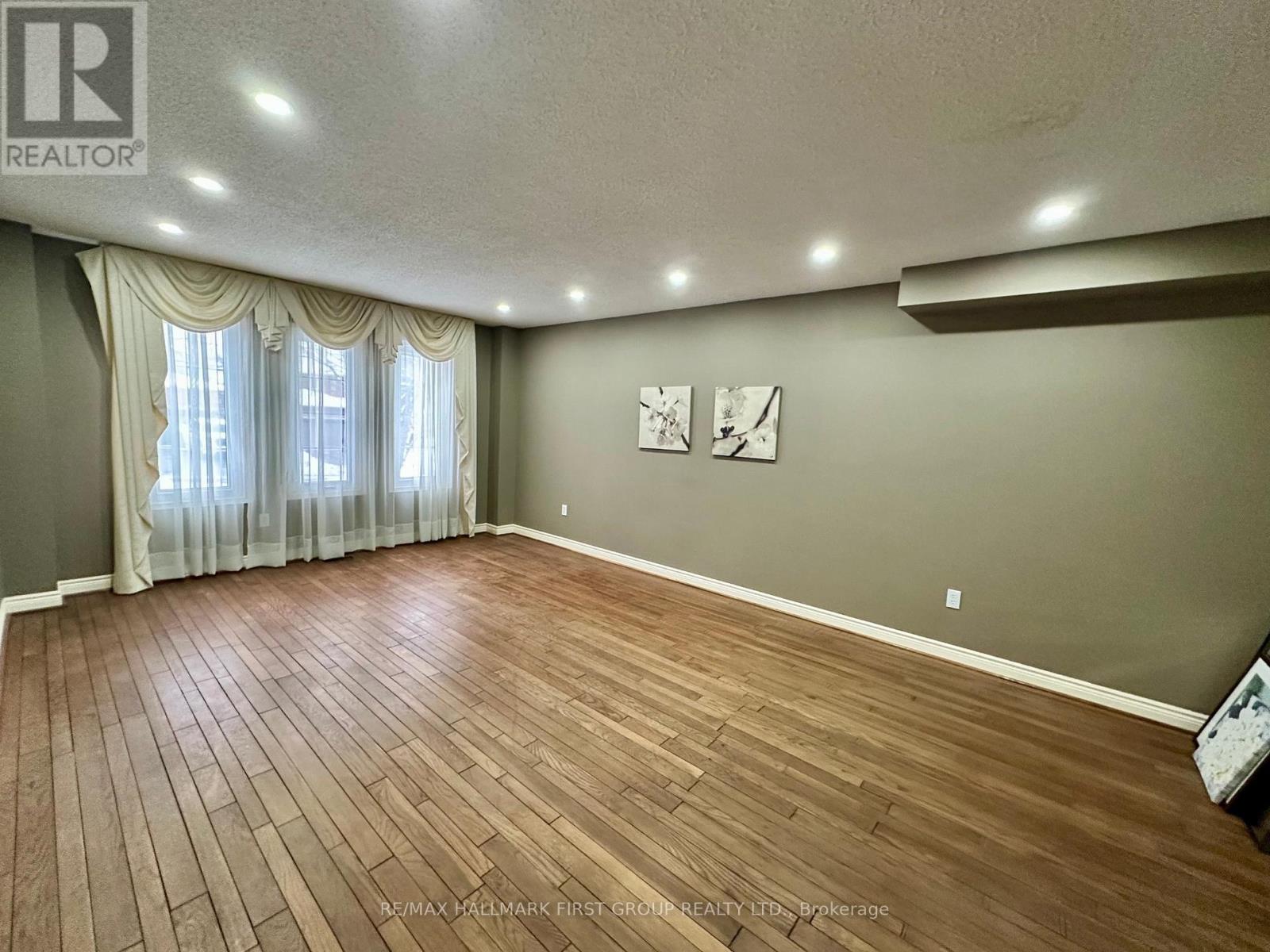 492 Palmtree Crescent, Oshawa, Ontario  L1K 2H3 - Photo 2 - E12653834