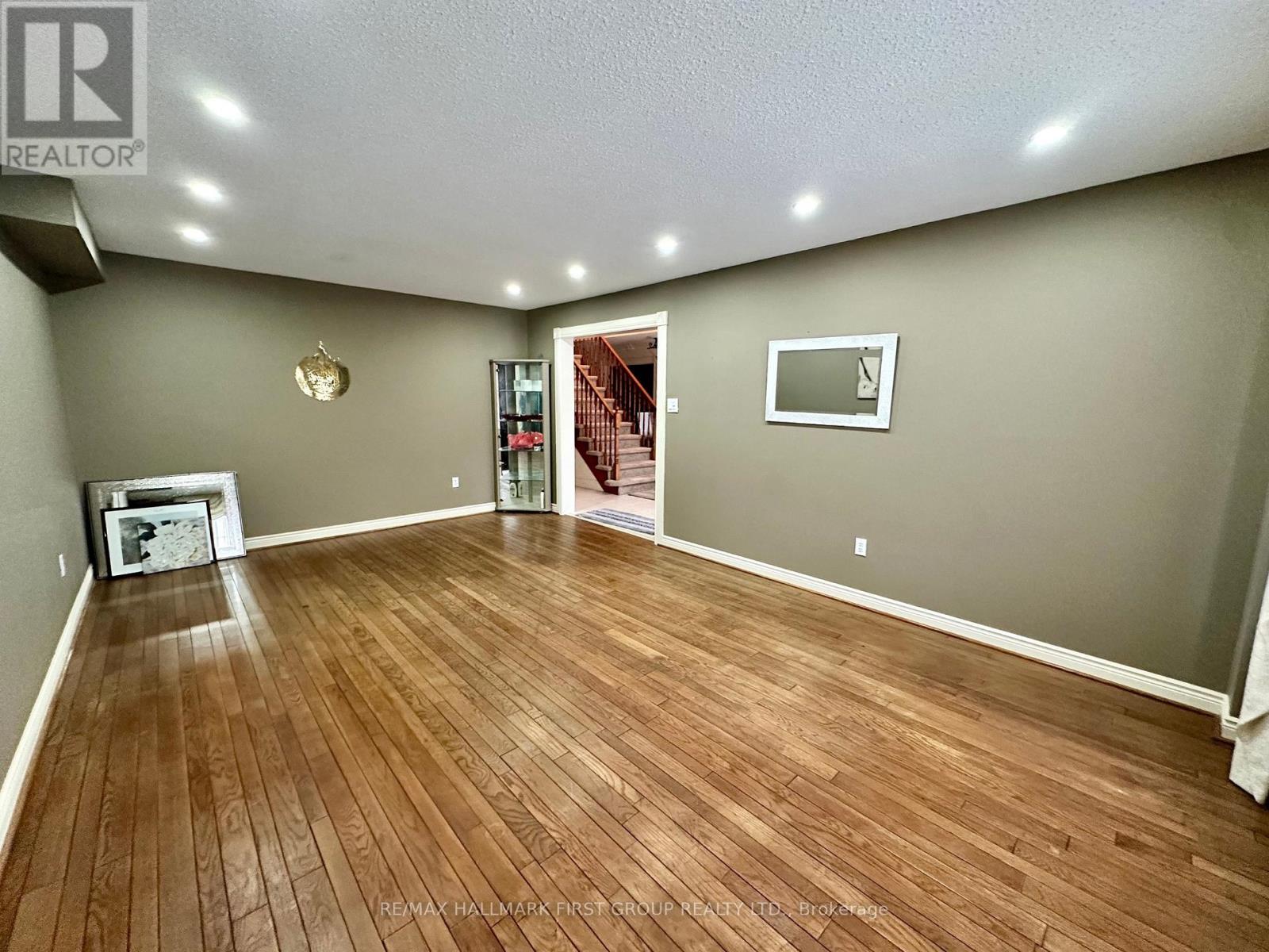 492 Palmtree Crescent, Oshawa, Ontario  L1K 2H3 - Photo 3 - E12653834