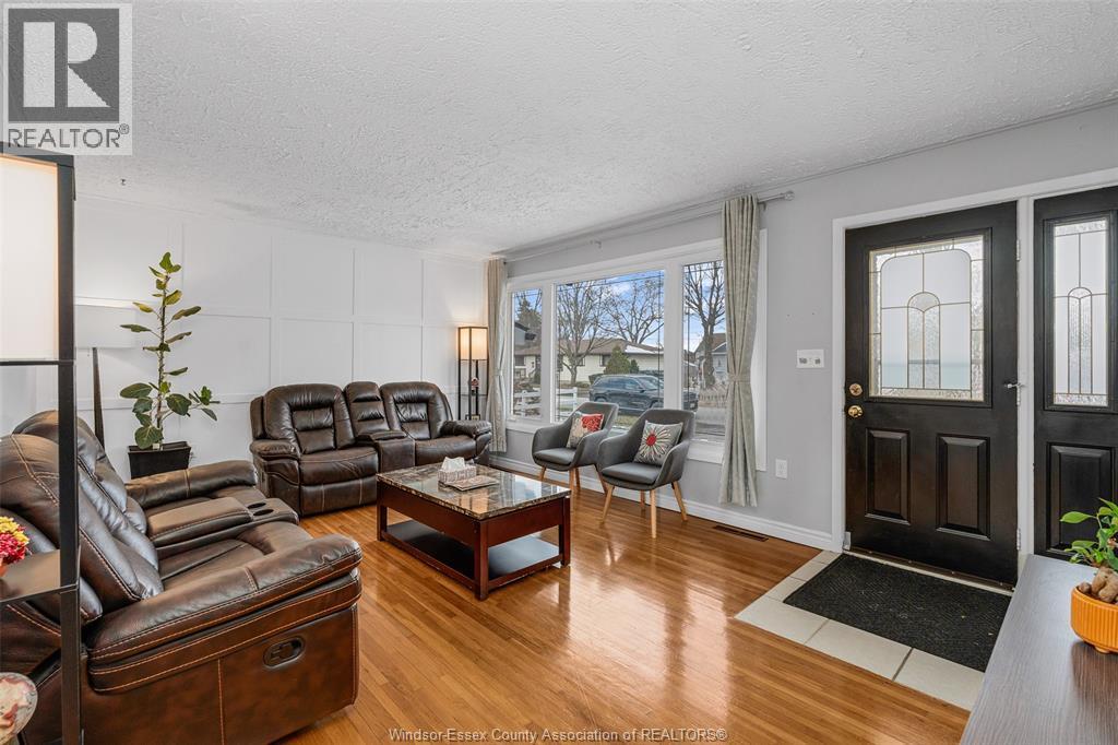 310 Superior, Lasalle, Ontario N9J 1H8 - Photo 12 - 26000304