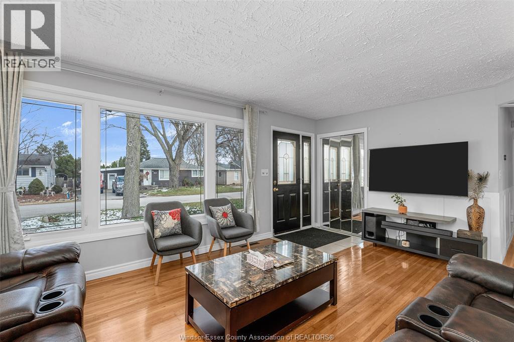 310 Superior, Lasalle, Ontario N9J 1H8 - Photo 13 - 26000304