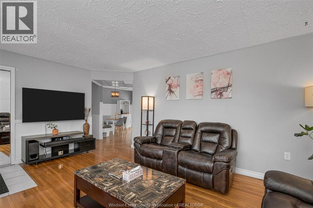 310 Superior, Lasalle, Ontario N9J 1H8 - Photo 14 - 26000304