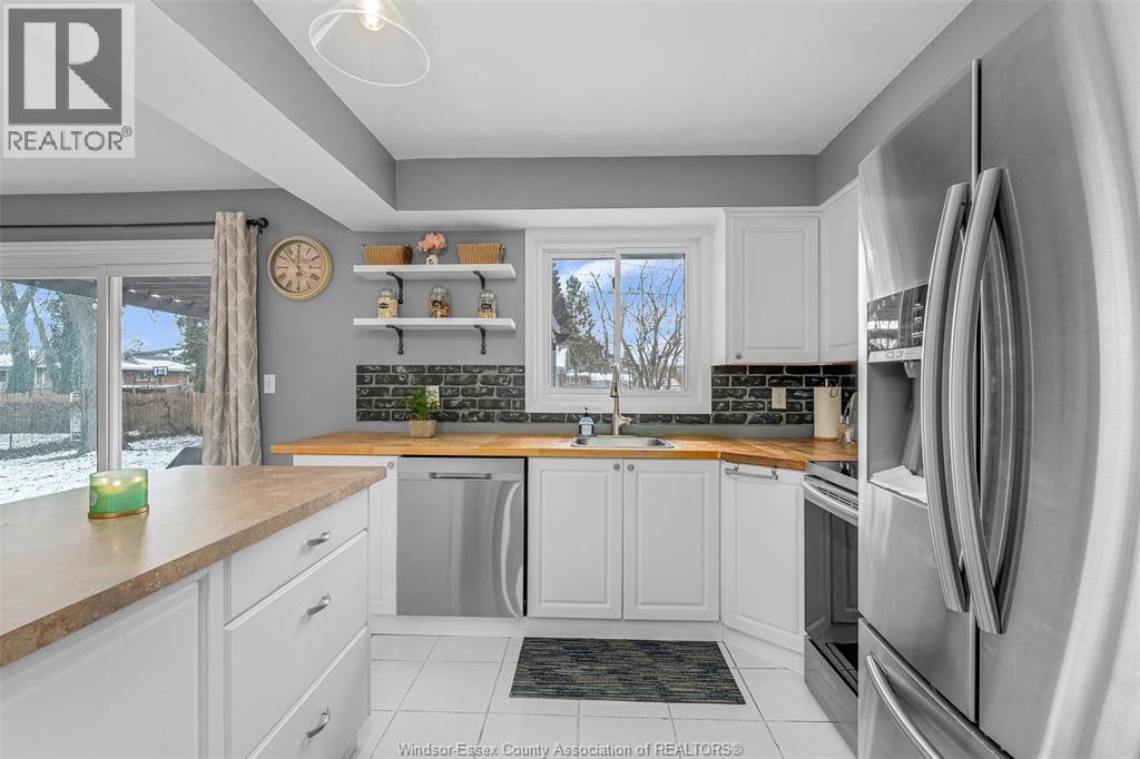 310 Superior, Lasalle, Ontario N9J 1H8 - Photo 16 - 26000304