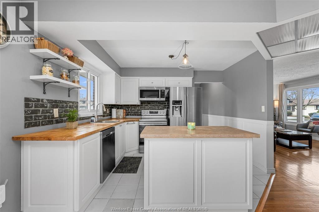 310 Superior, Lasalle, Ontario N9J 1H8 - Photo 17 - 26000304