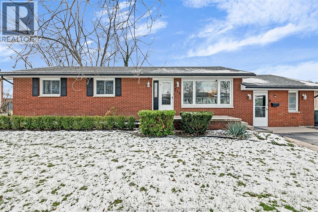 310 Superior, Lasalle, Ontario N9J 1H8 - Photo 4 - 26000304