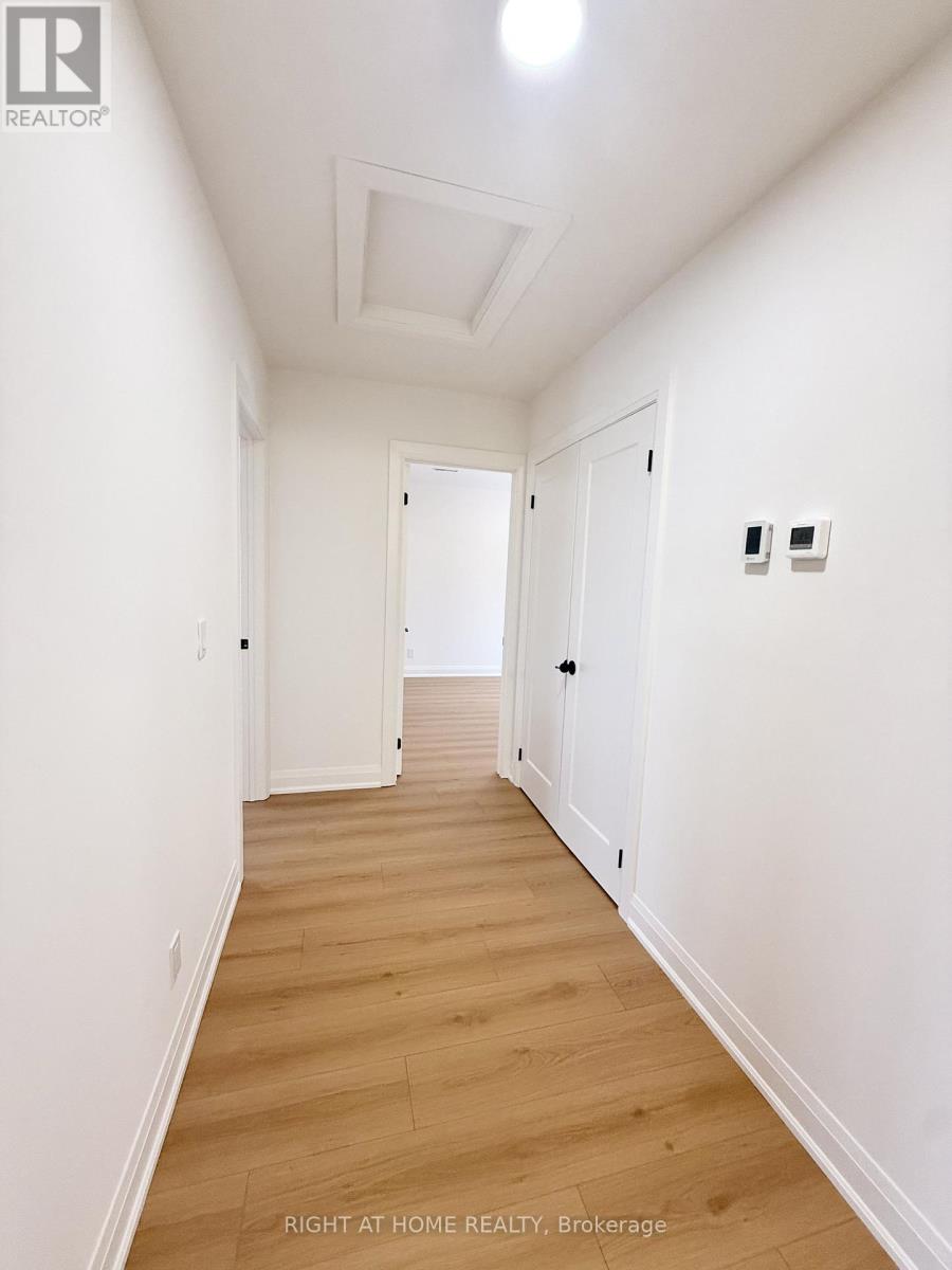 4 - 19 Arrowsmith Avenue, Toronto, Ontario  M6M 2W8 - Photo 18 - W12669164