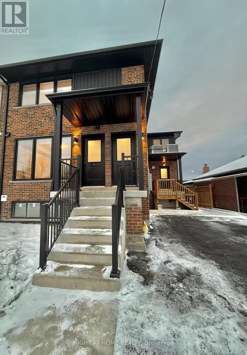 4 - 19 Arrowsmith Avenue, Toronto, Ontario  M6M 2W8 - Photo 2 - W12669164