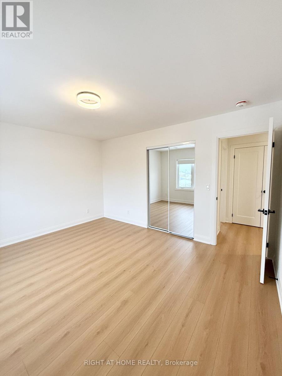 4 - 19 Arrowsmith Avenue, Toronto, Ontario  M6M 2W8 - Photo 20 - W12669164