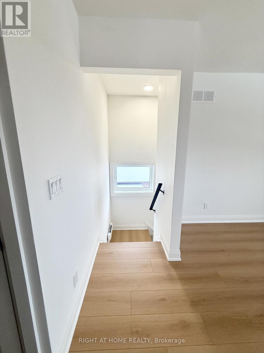 4 - 19 Arrowsmith Avenue, Toronto, Ontario  M6M 2W8 - Photo 4 - W12669164