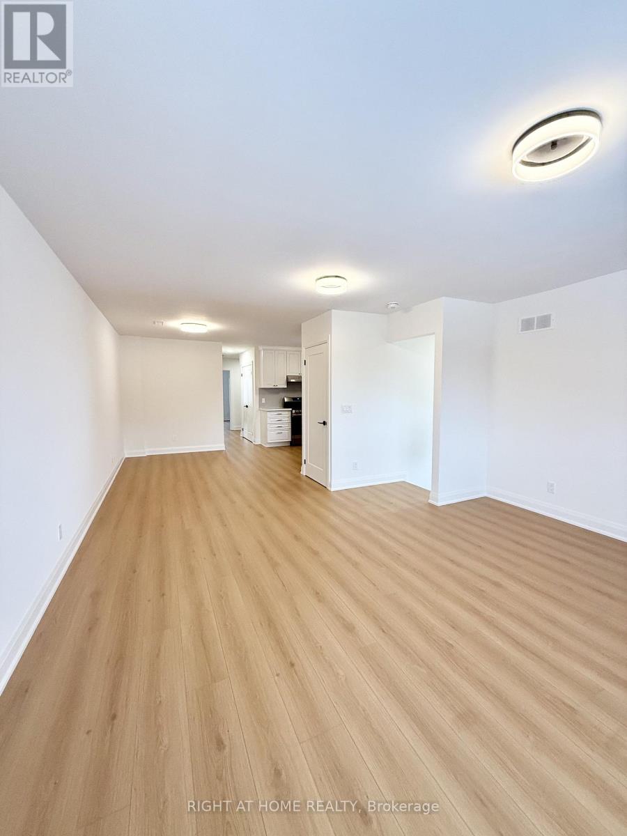 4 - 19 Arrowsmith Avenue, Toronto, Ontario  M6M 2W8 - Photo 7 - W12669164