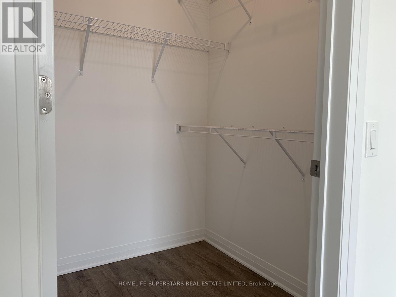 204 - 95 Dundas Street W, Oakville, Ontario  L6M 5N4 - Photo 13 - W12669184